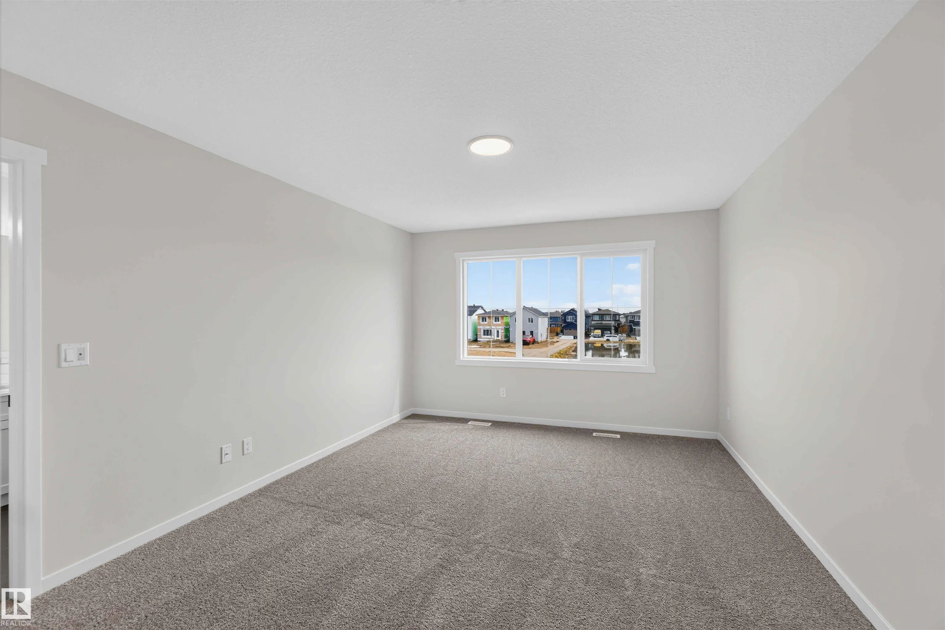 5 EMERSON Landing
