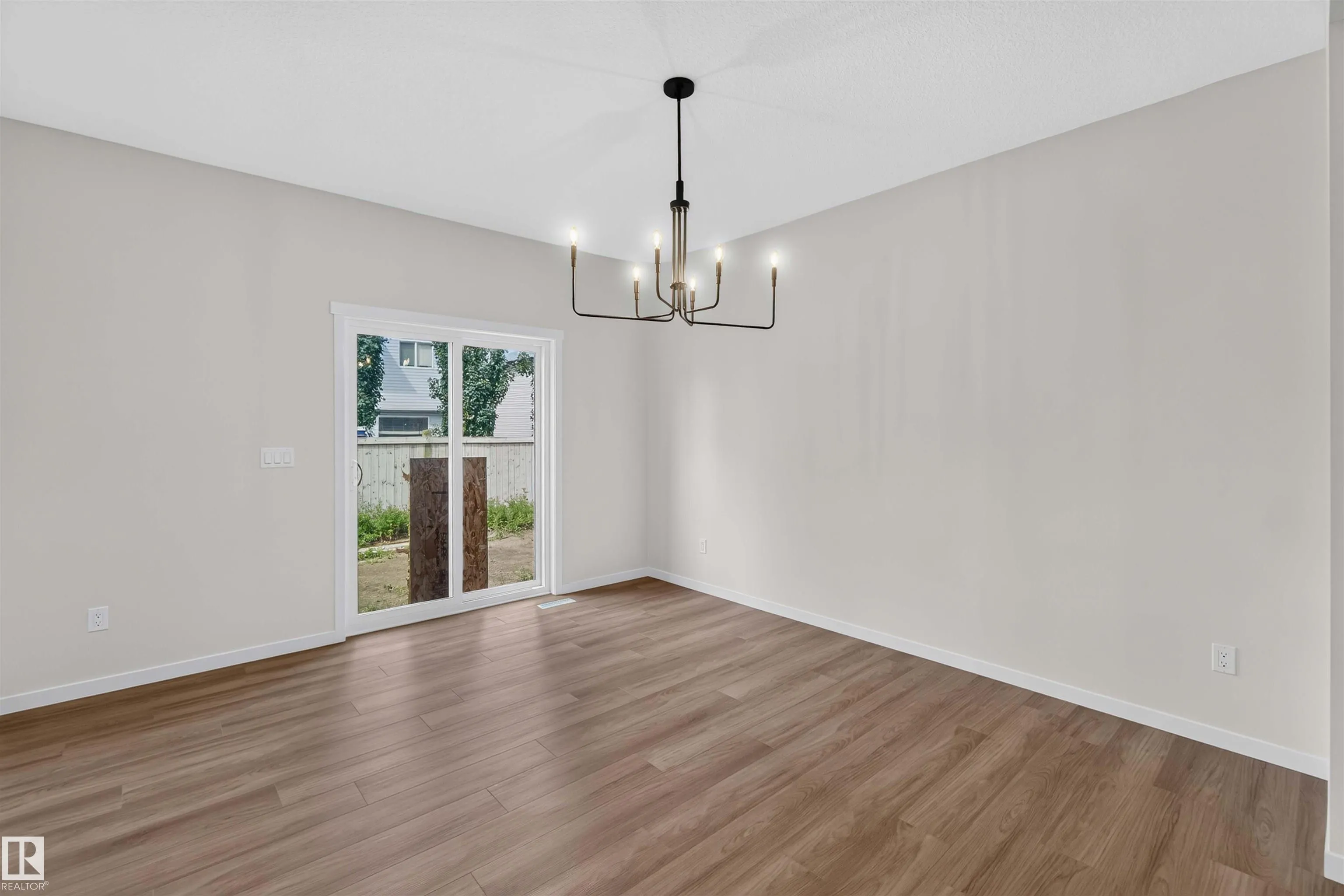 5 EMERSON Landing