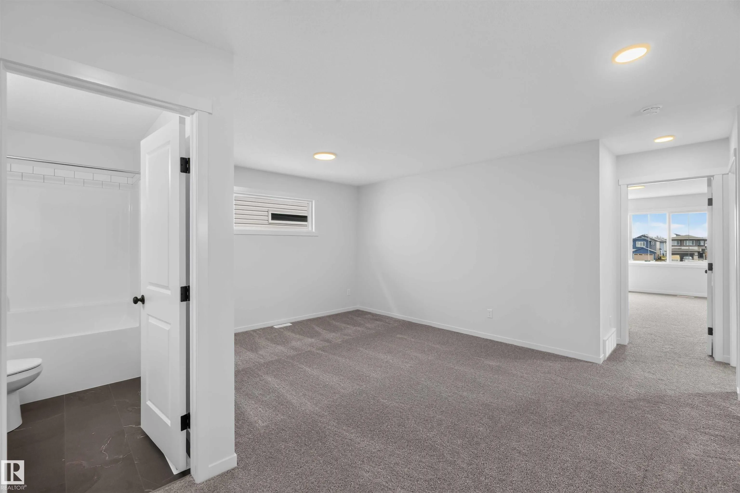 5 EMERSON Landing