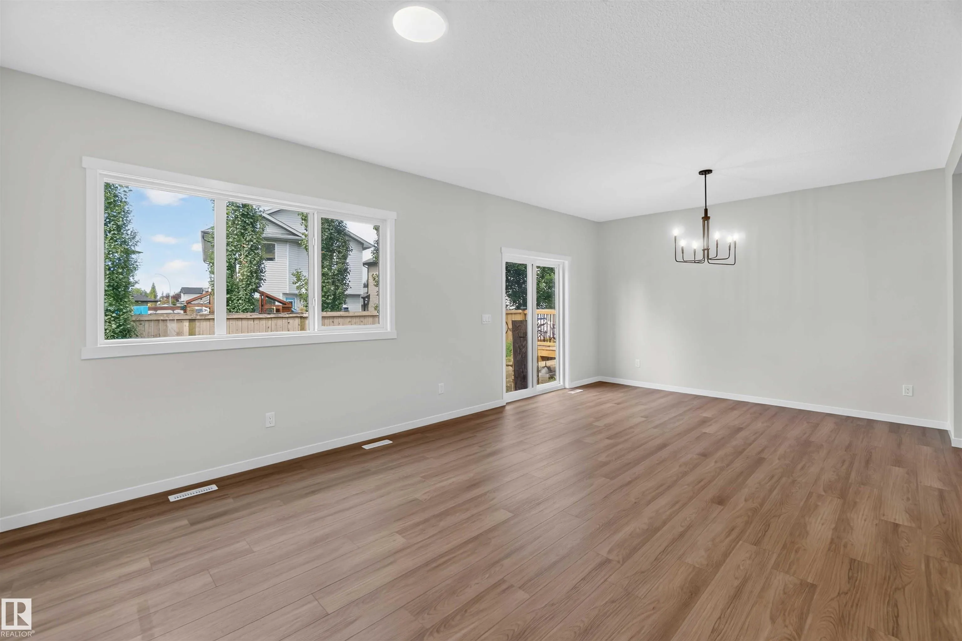 5 EMERSON Landing