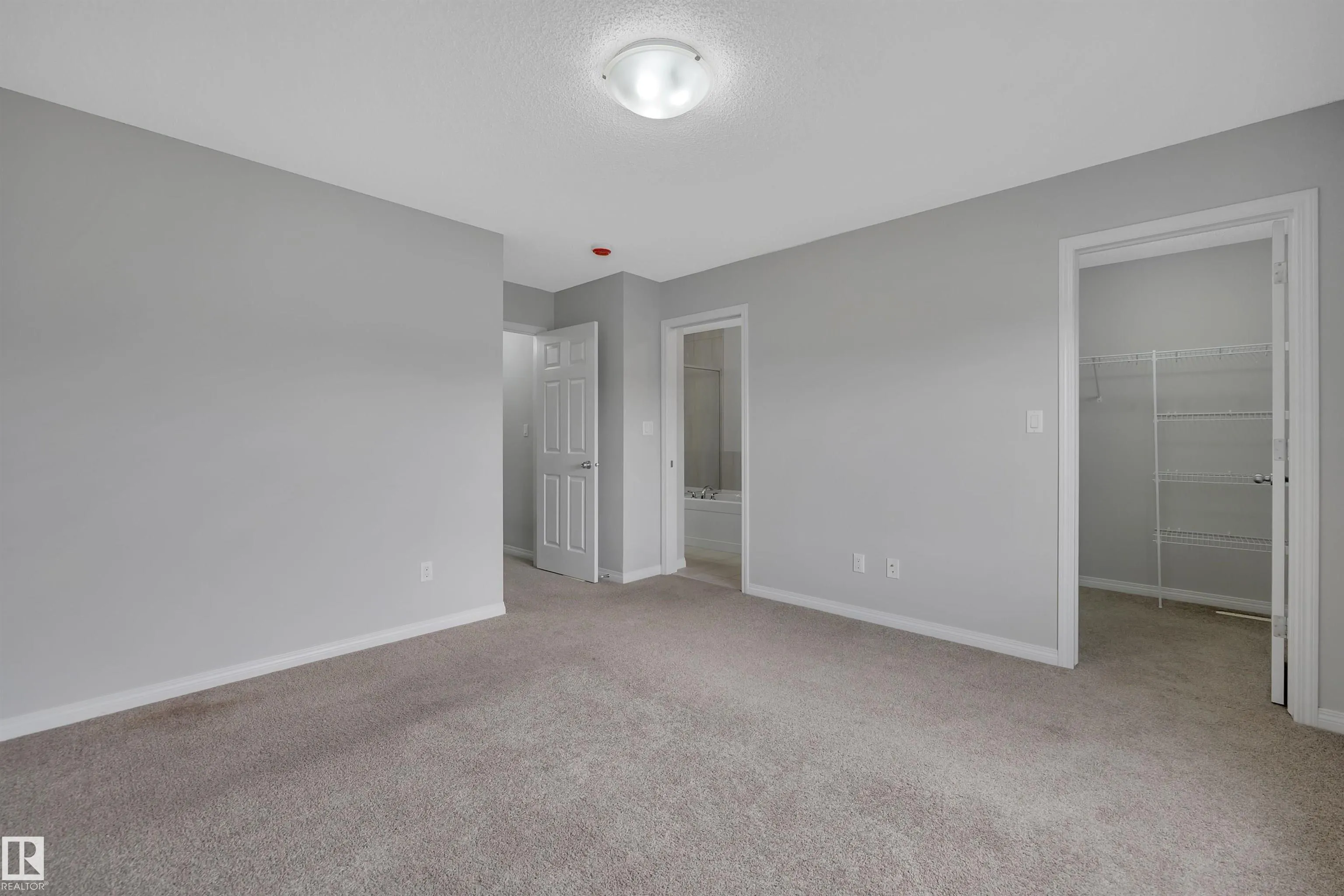 2801 Coughlan Green
