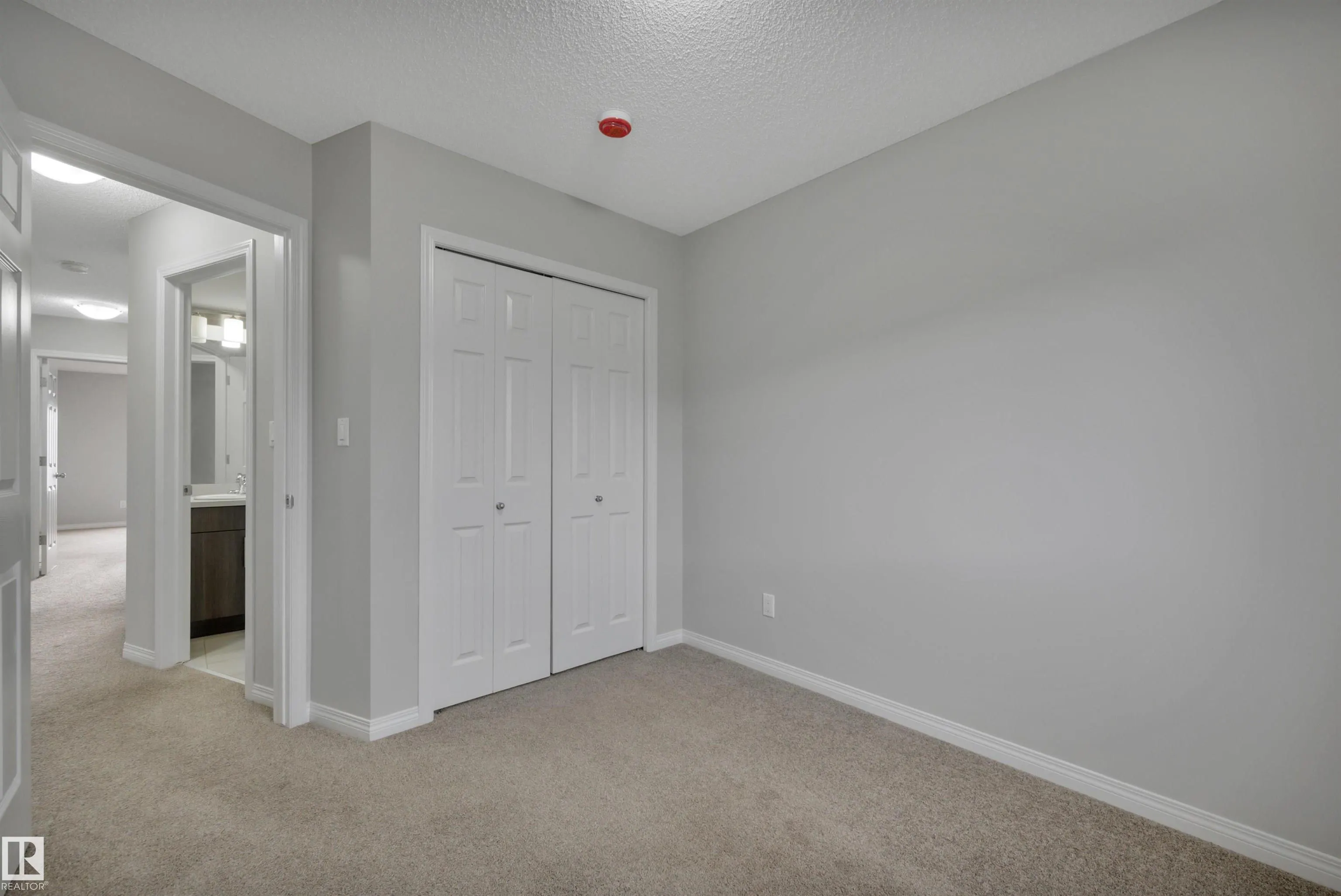 2801 Coughlan Green