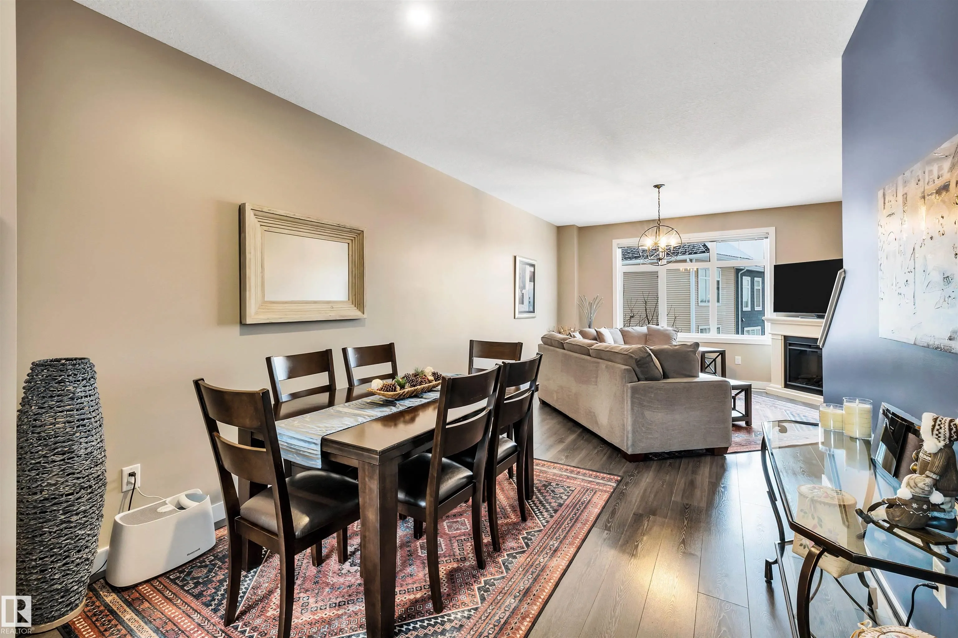 600 BELLEROSE Drive