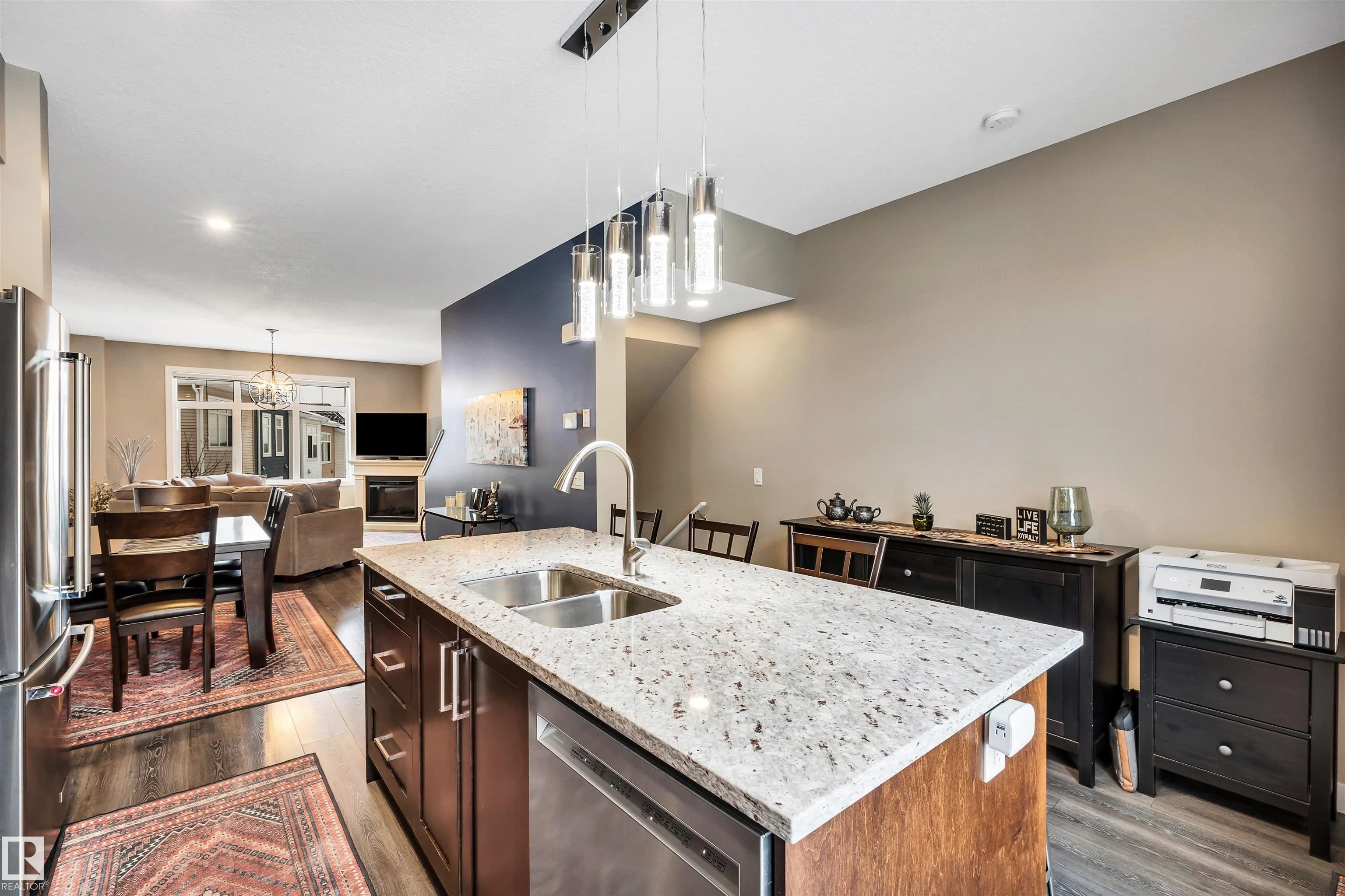 600 BELLEROSE Drive