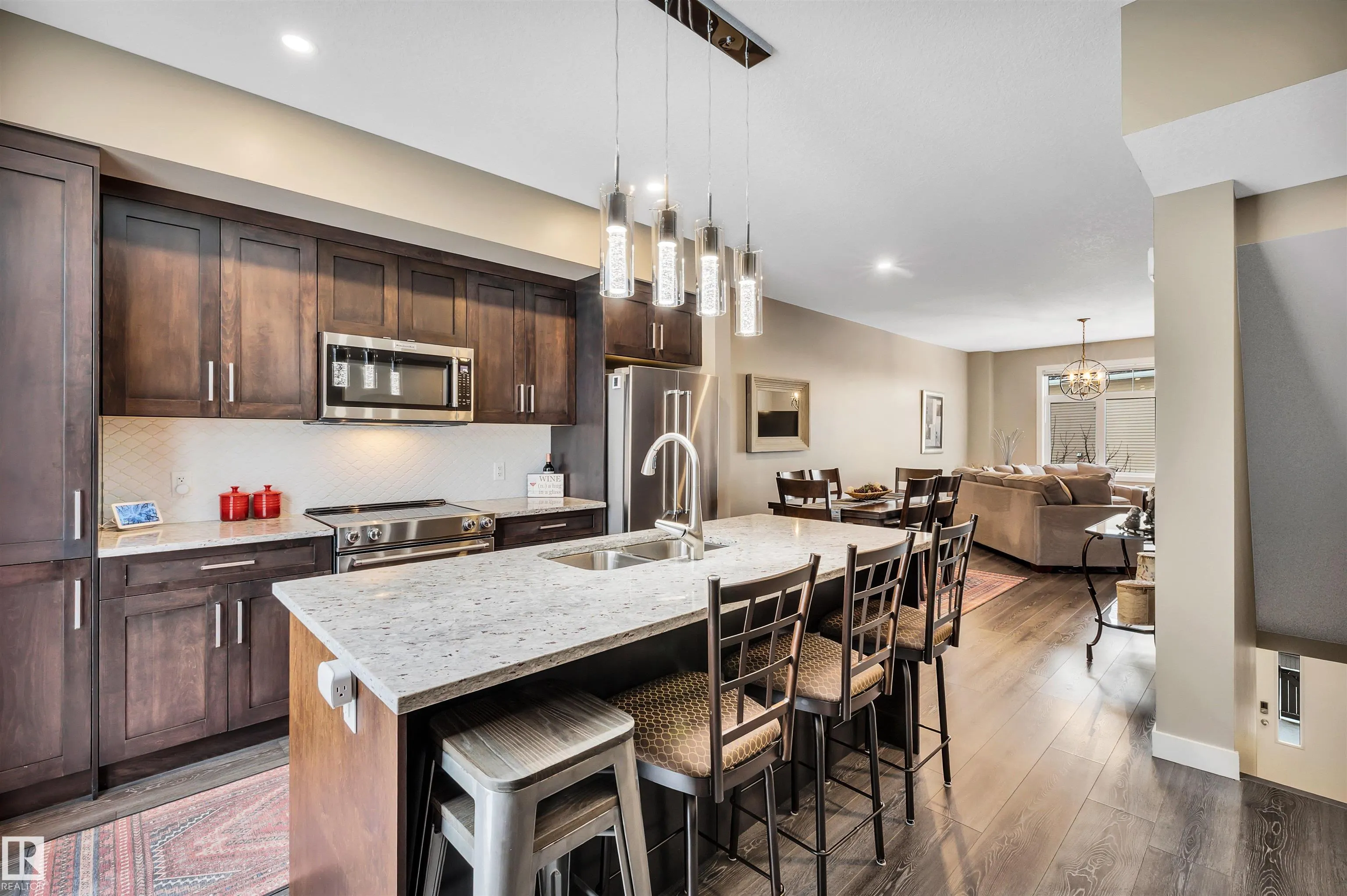 600 BELLEROSE Drive