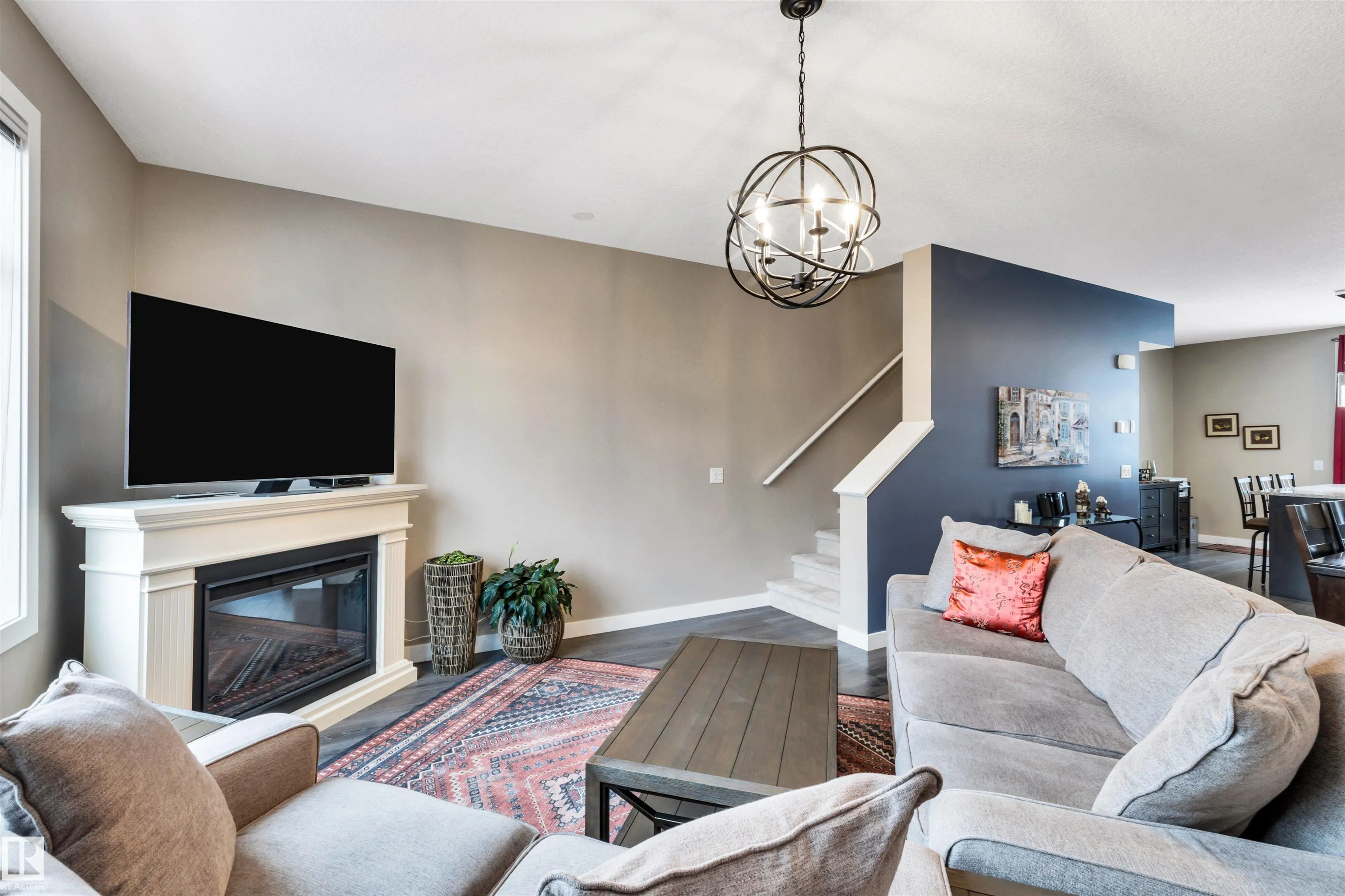 600 BELLEROSE Drive