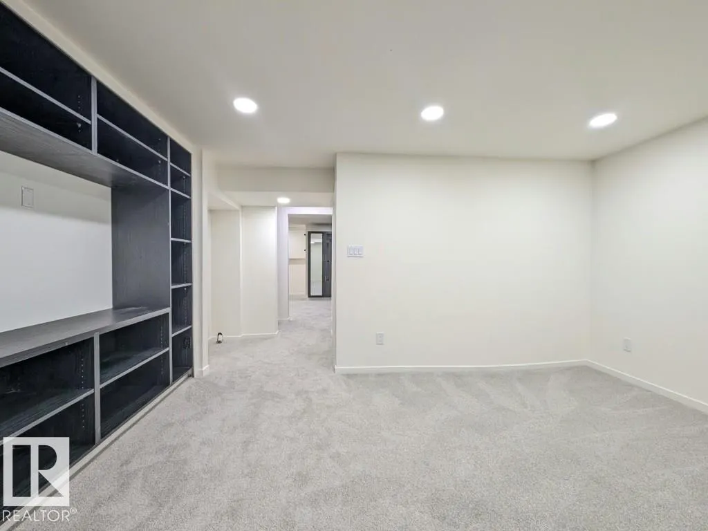 10672 153 Avenue