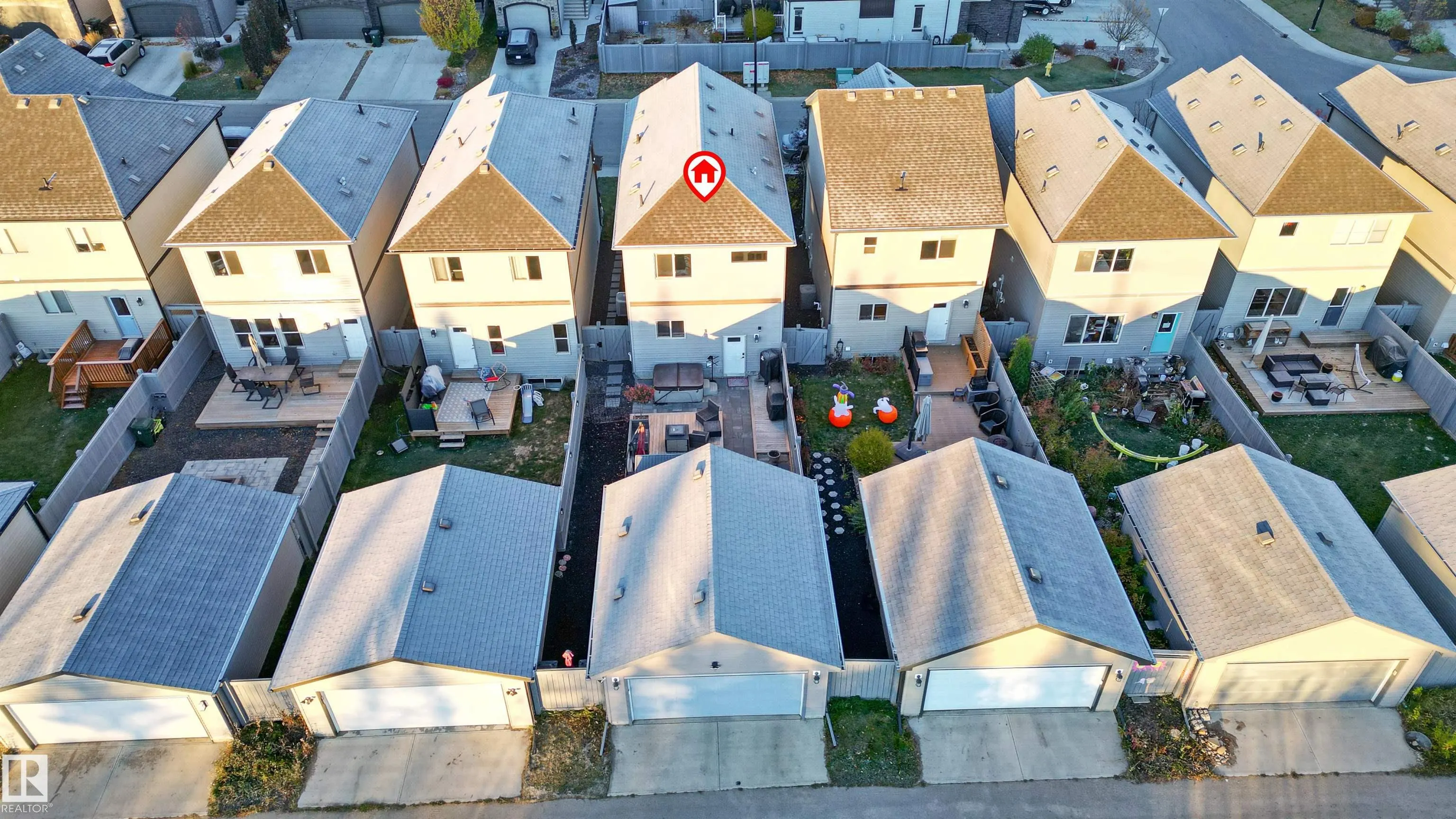 50 GARNEAU Gate