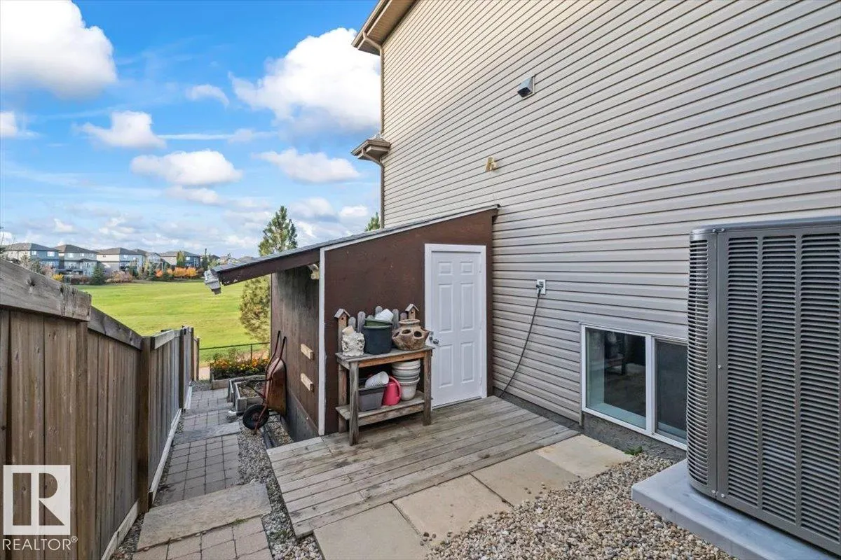 62 CHESTNUT Way