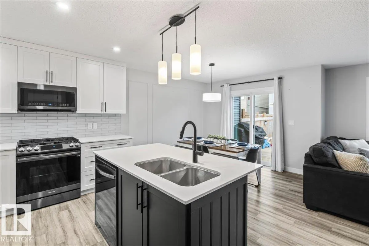 5120 LARK Crescent
