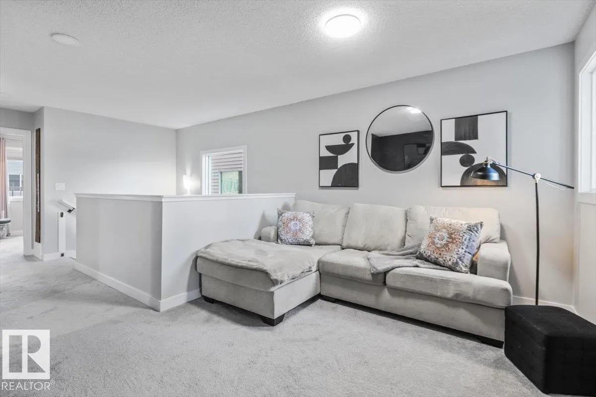 5120 LARK Crescent