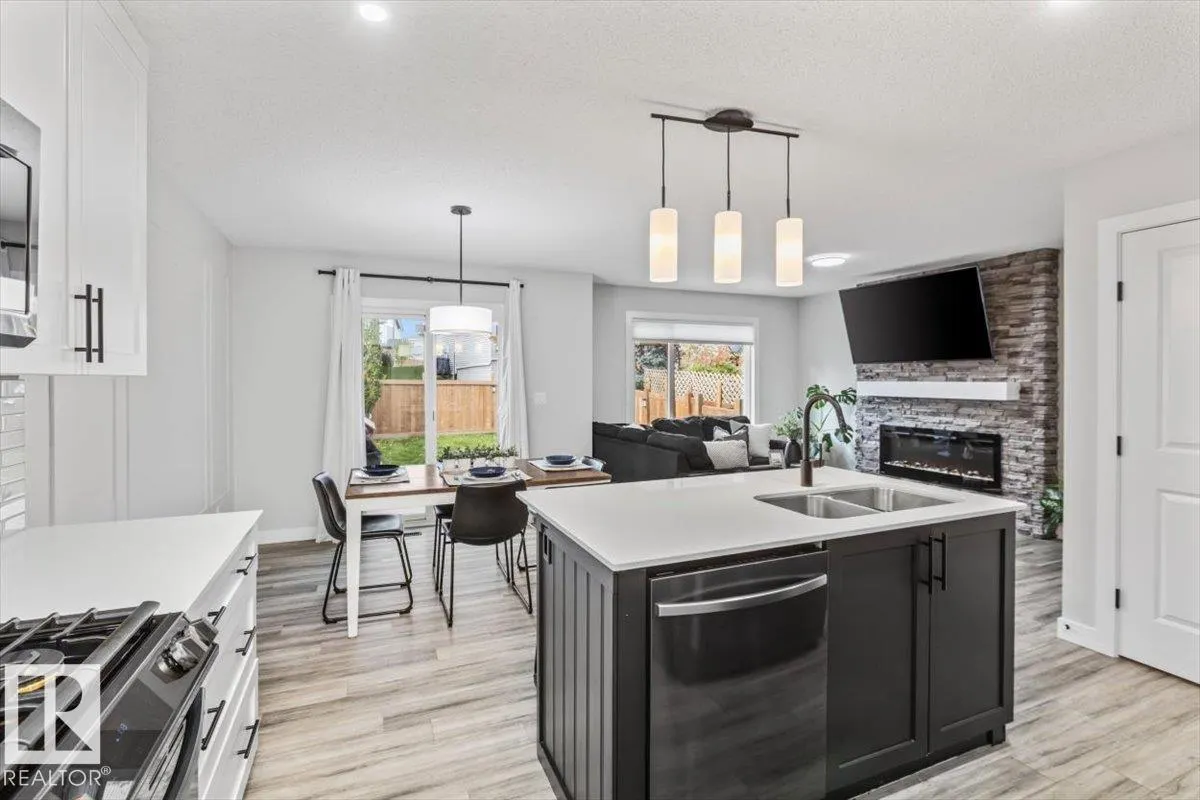 5120 LARK Crescent