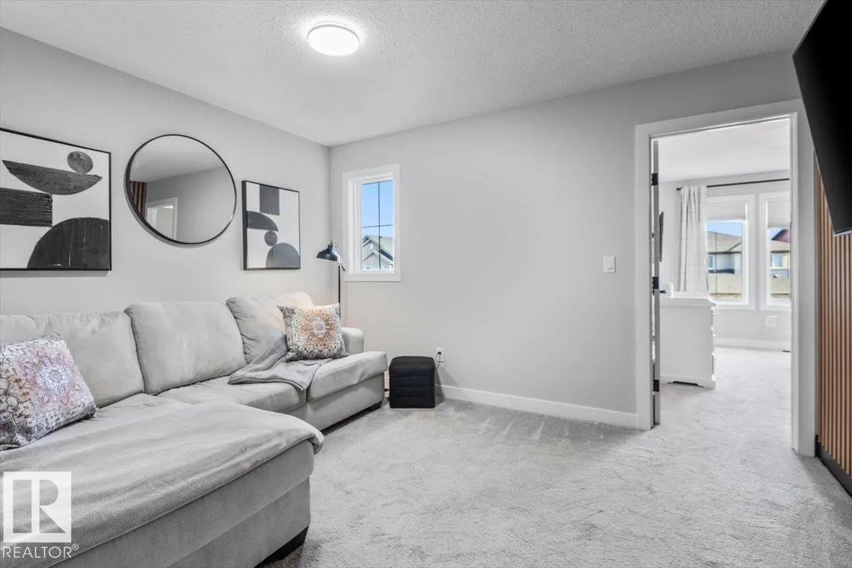 5120 LARK Crescent