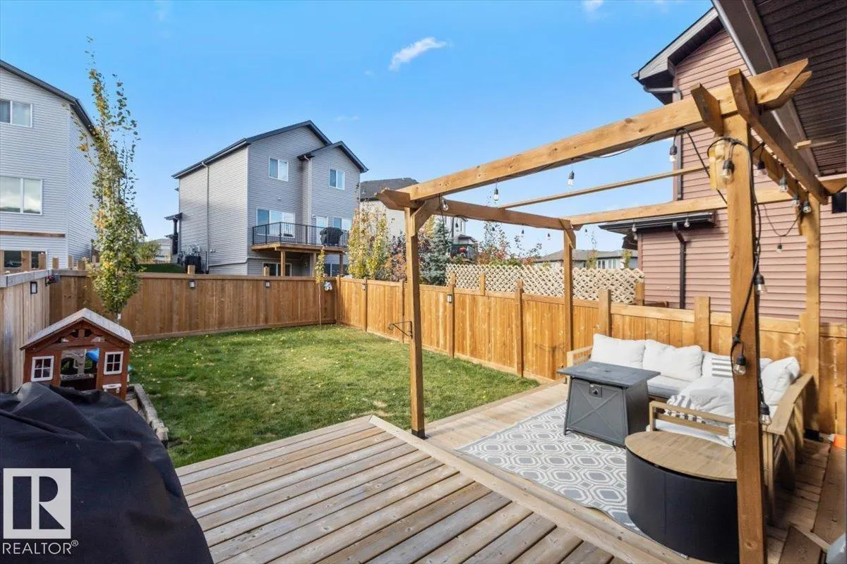 5120 LARK Crescent