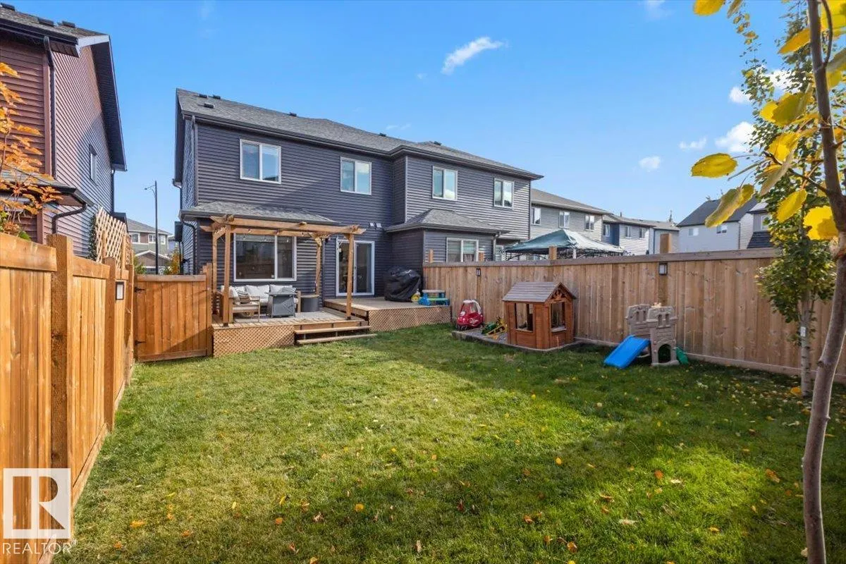 5120 LARK Crescent