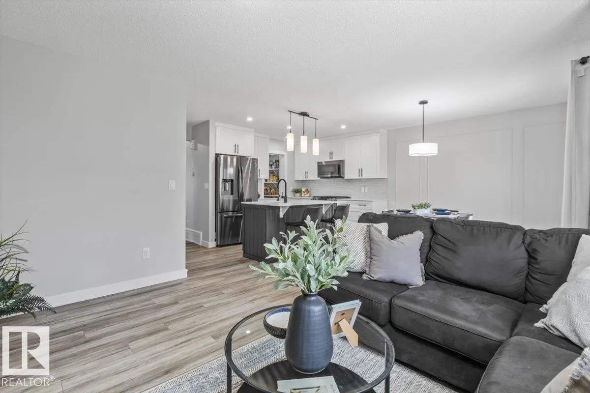 5120 LARK Crescent