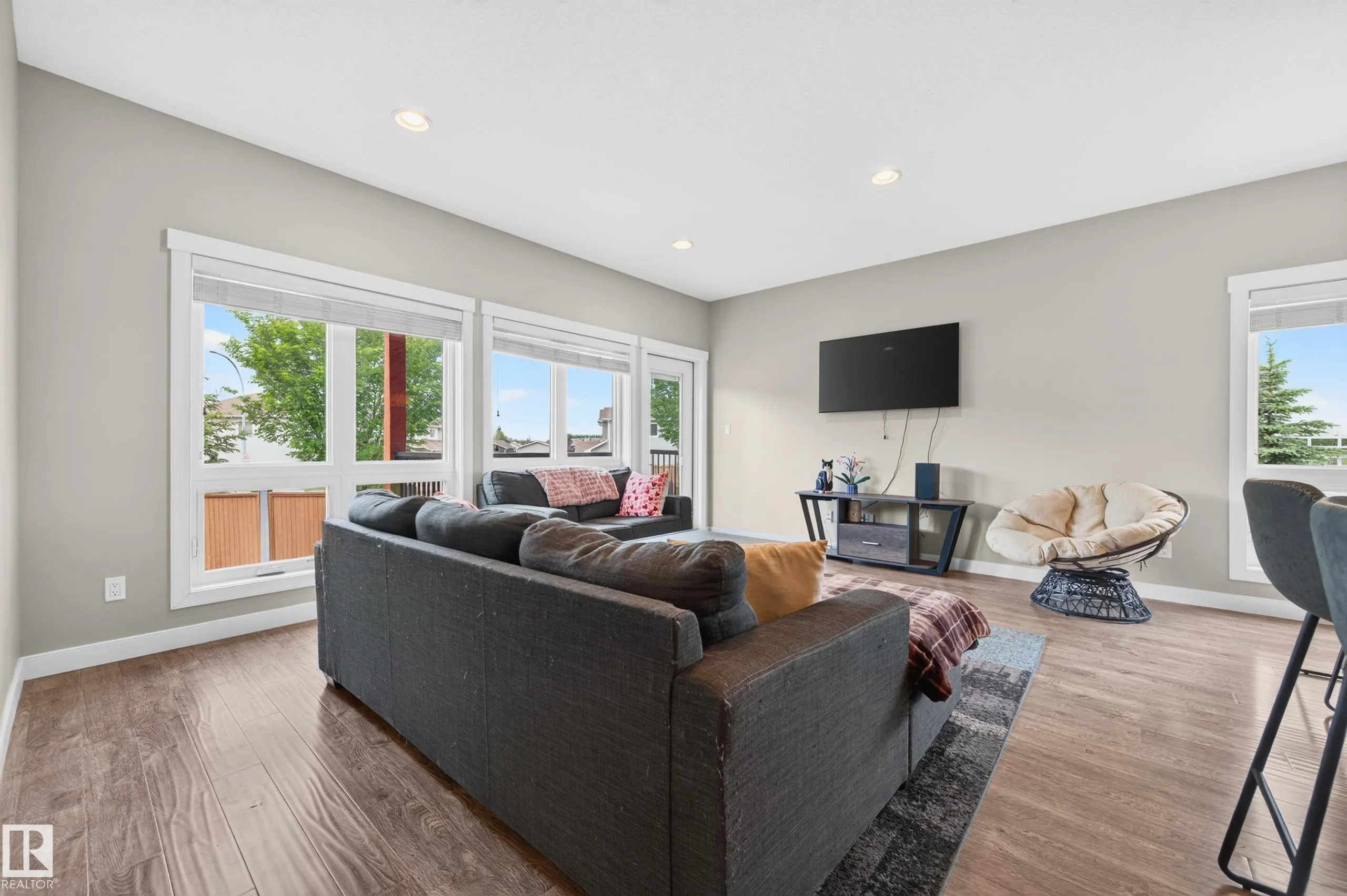1602 GRAYBRIAR Green