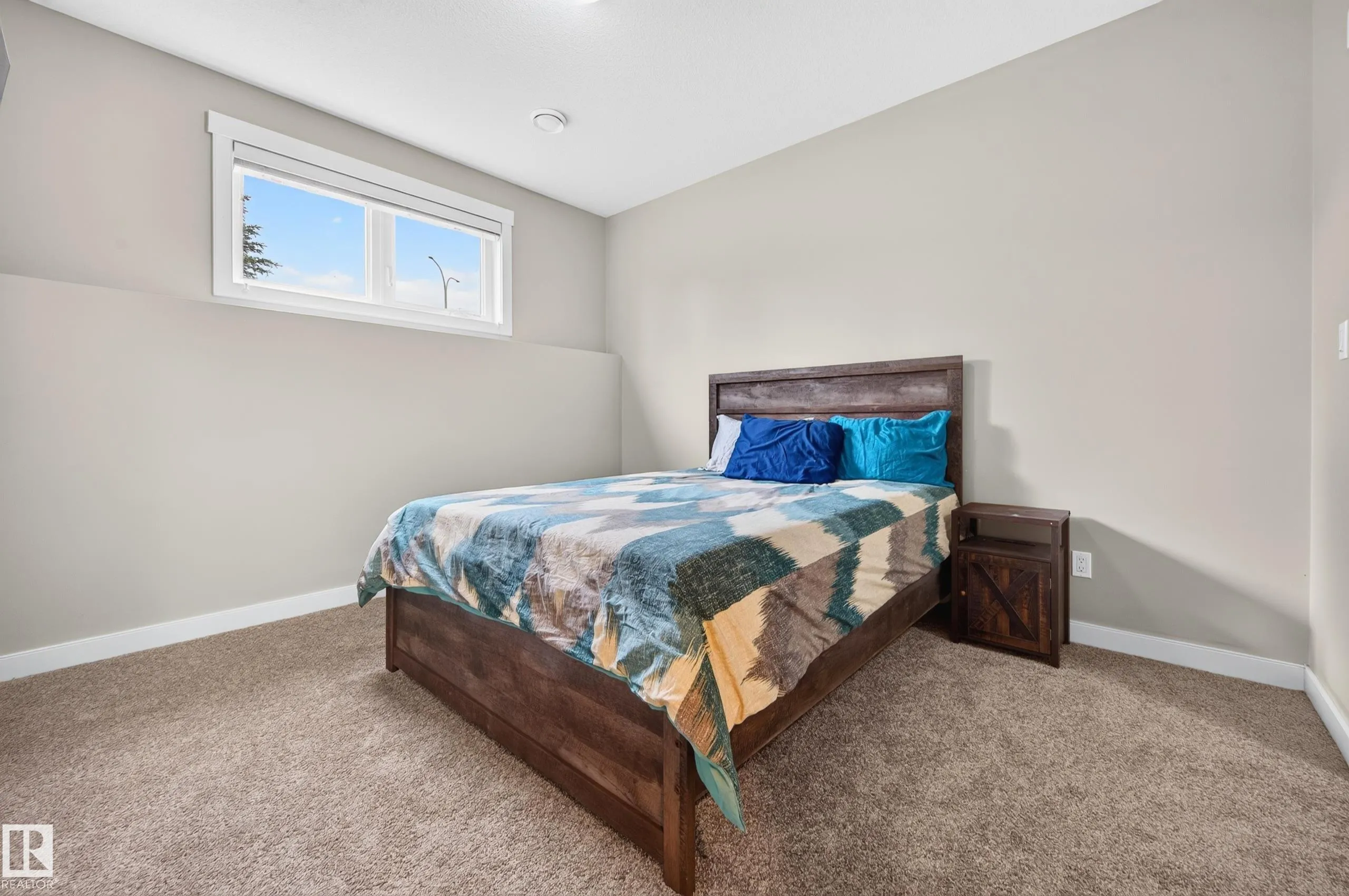 1602 GRAYBRIAR Green