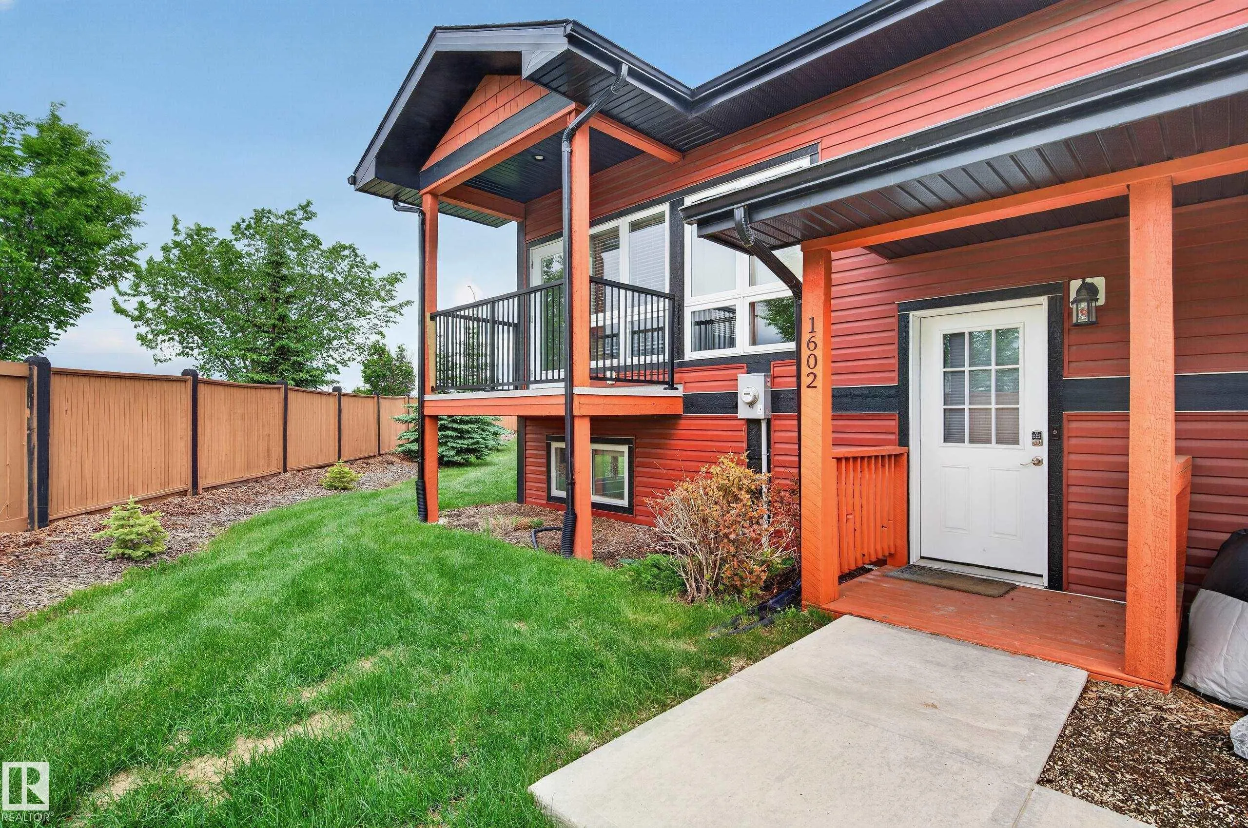 1602 GRAYBRIAR Green