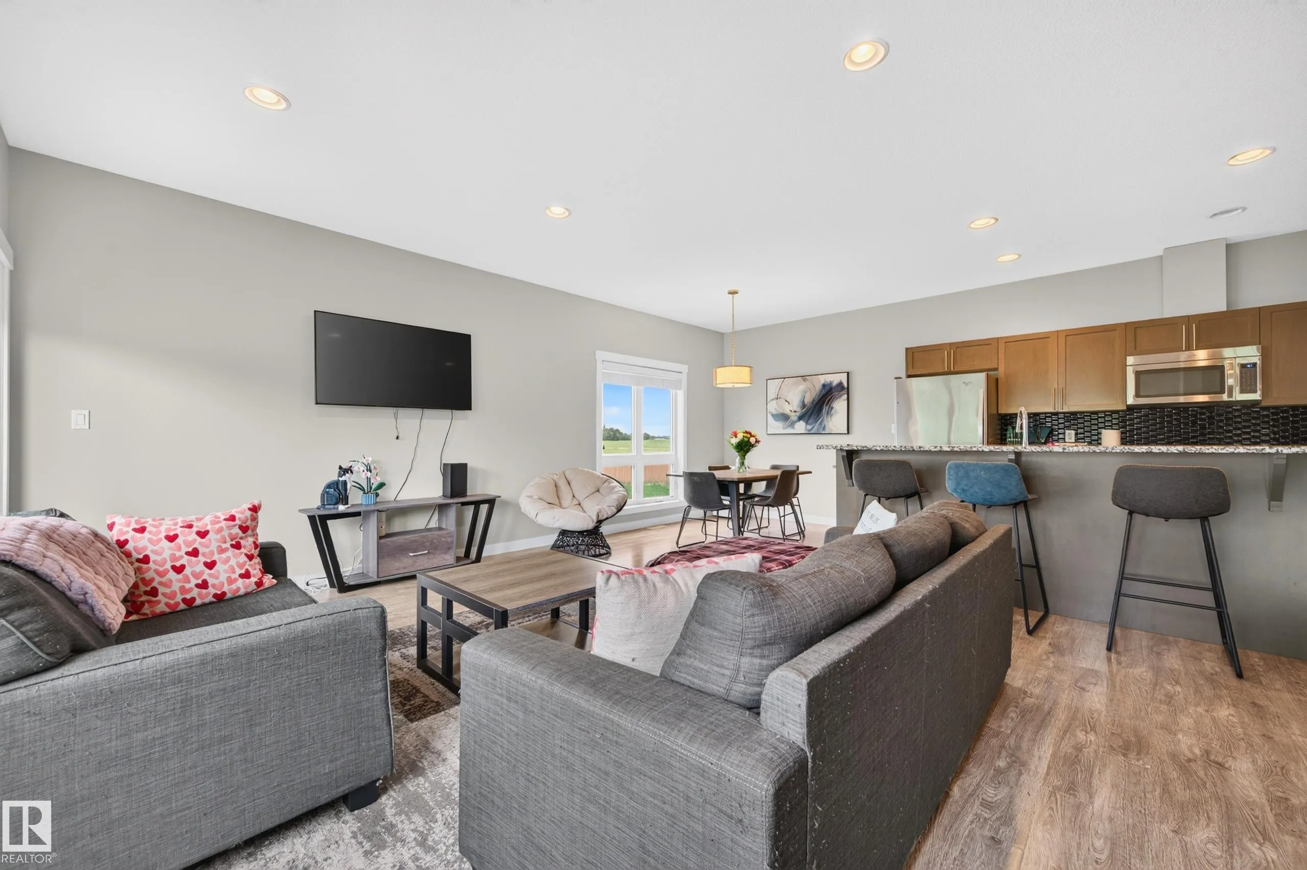 1602 GRAYBRIAR Green