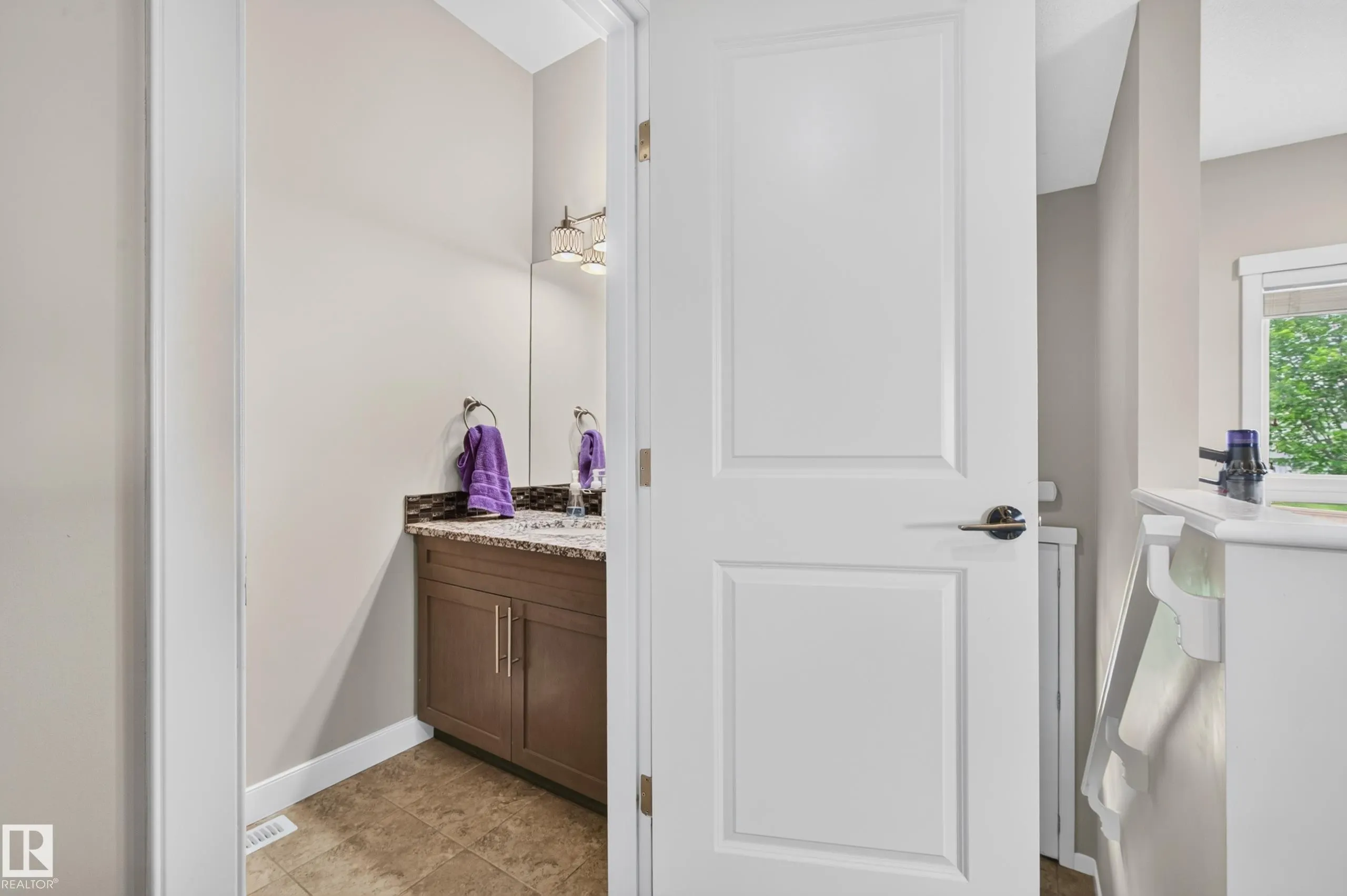 1602 GRAYBRIAR Green