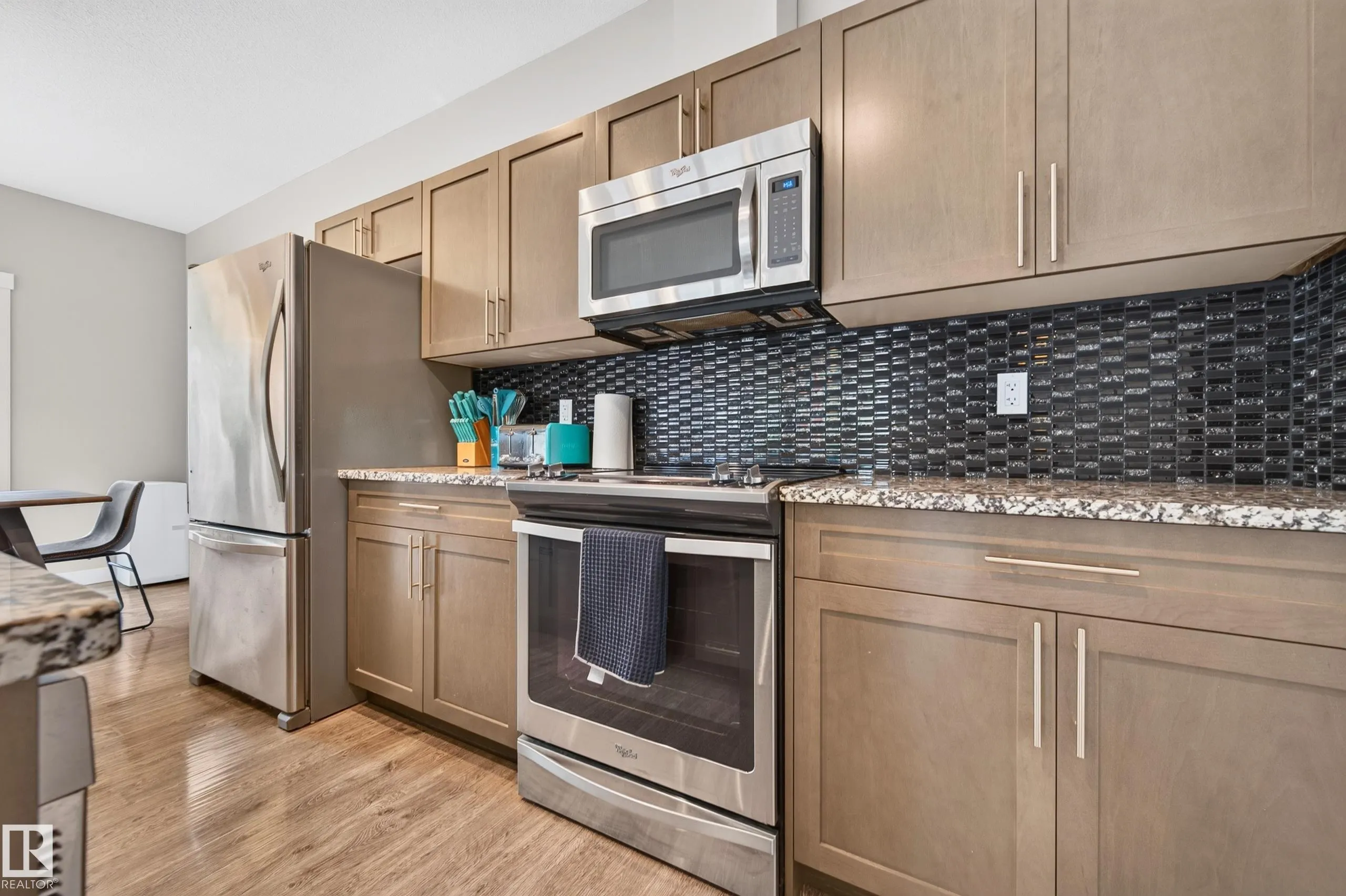 1602 GRAYBRIAR Green