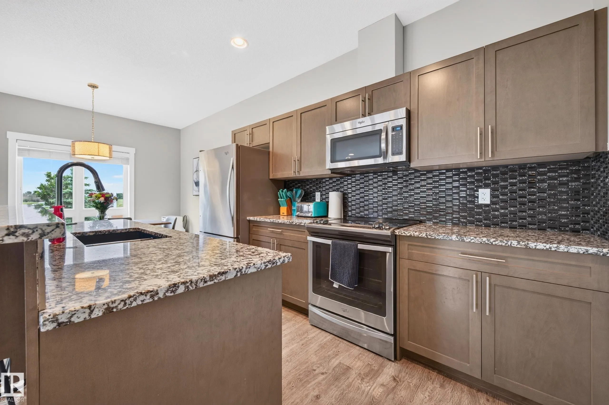 1602 GRAYBRIAR Green