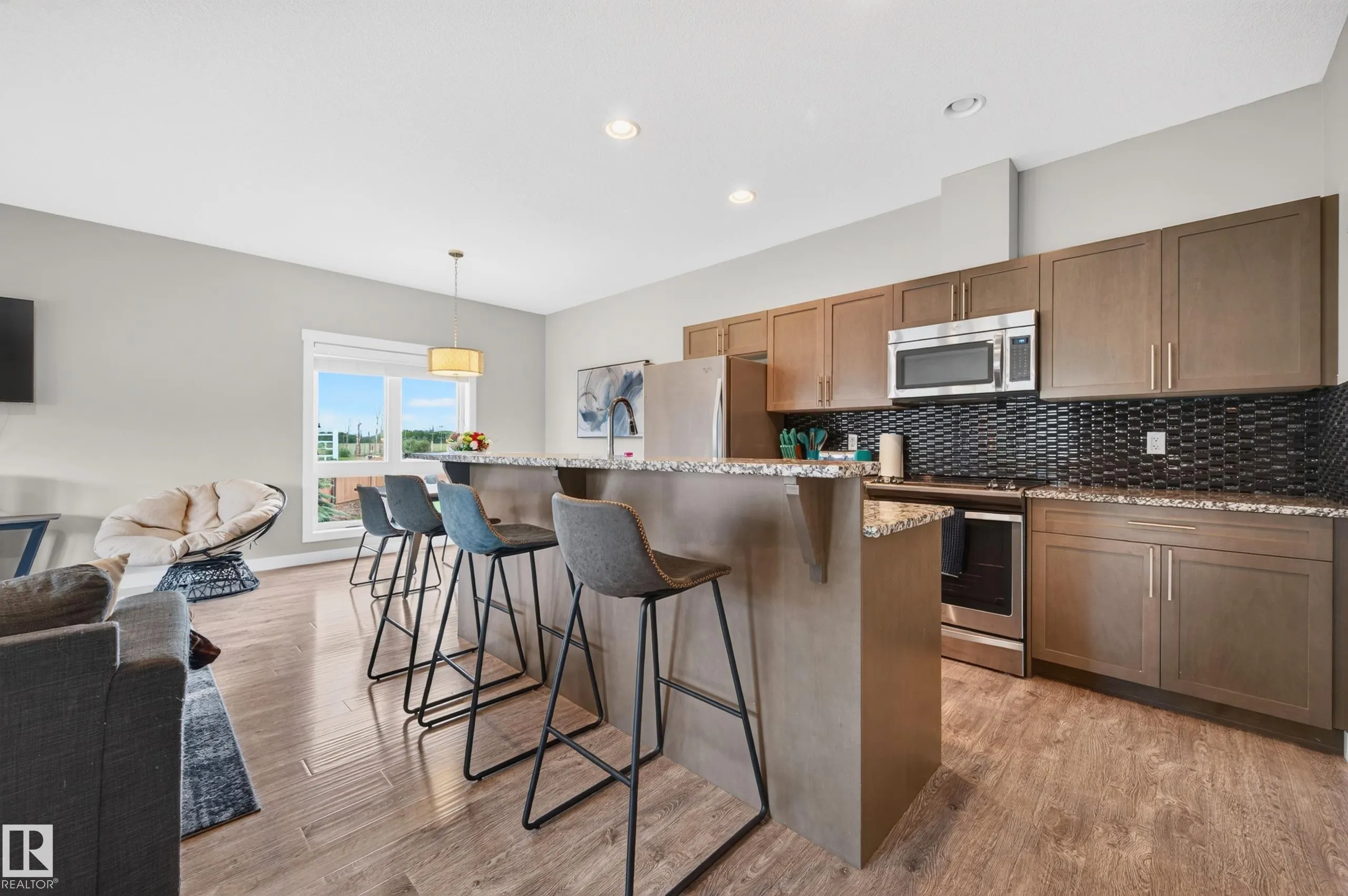 1602 GRAYBRIAR Green