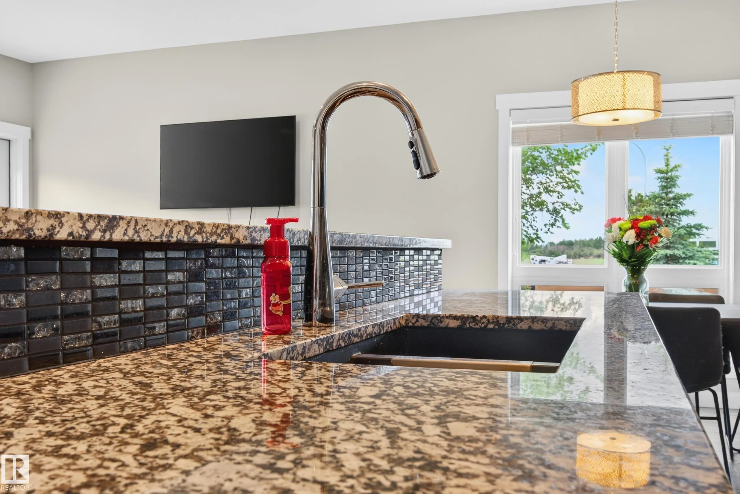 1602 GRAYBRIAR Green