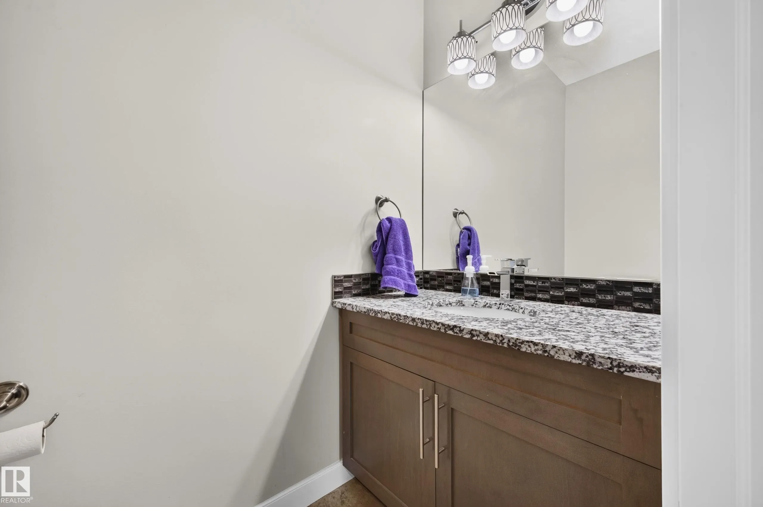 1602 GRAYBRIAR Green