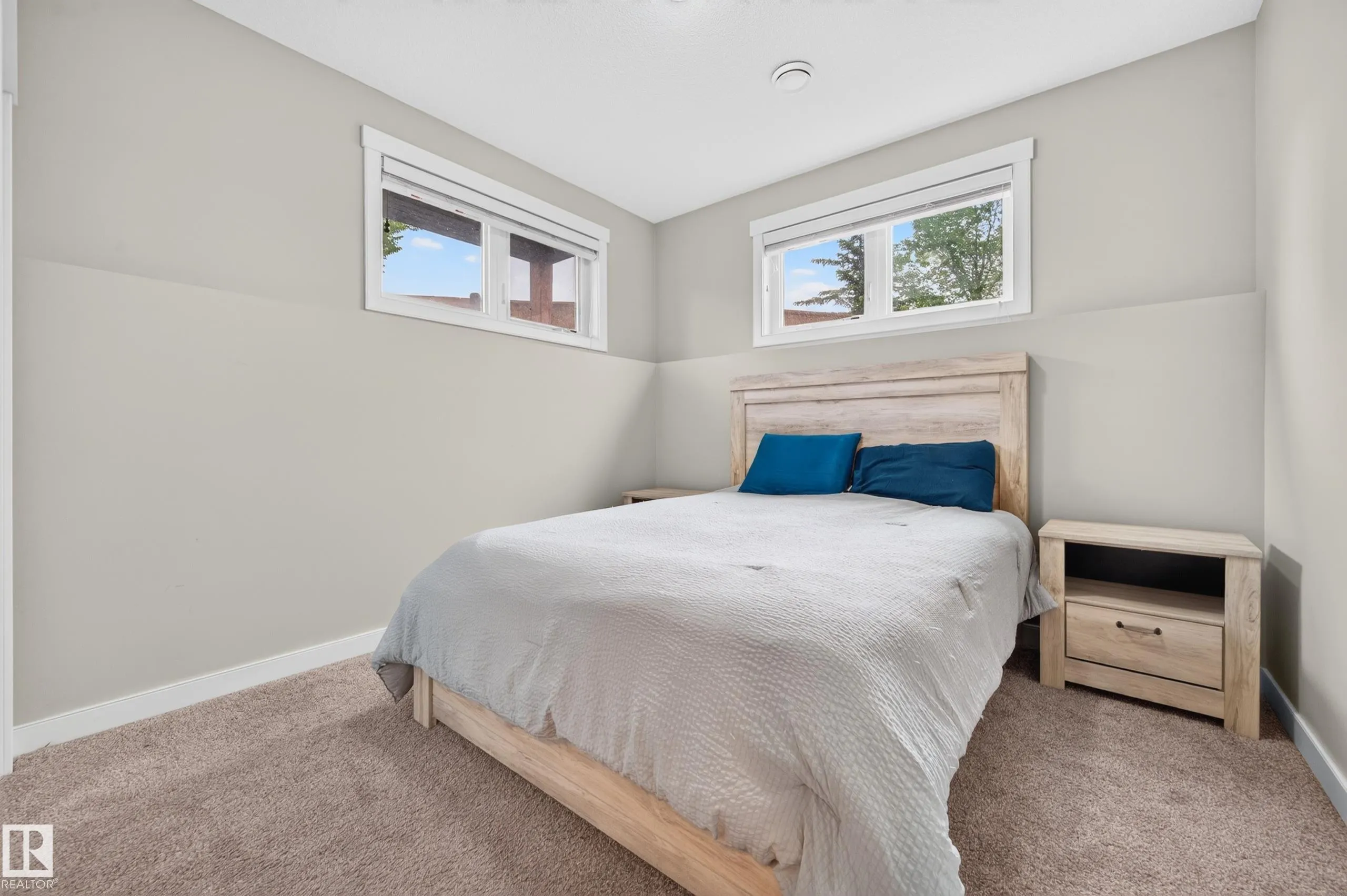 1602 GRAYBRIAR Green