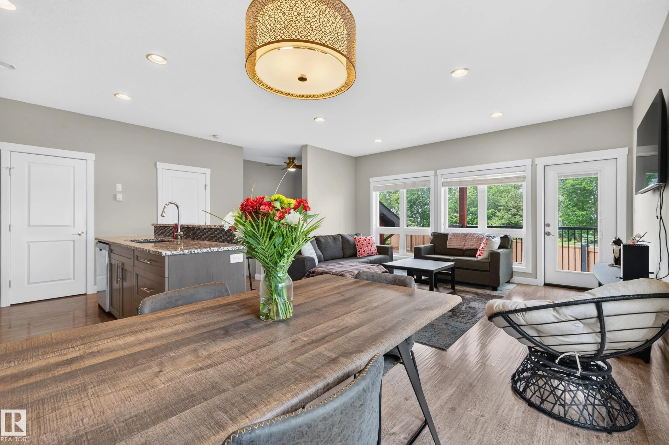 1602 GRAYBRIAR Green