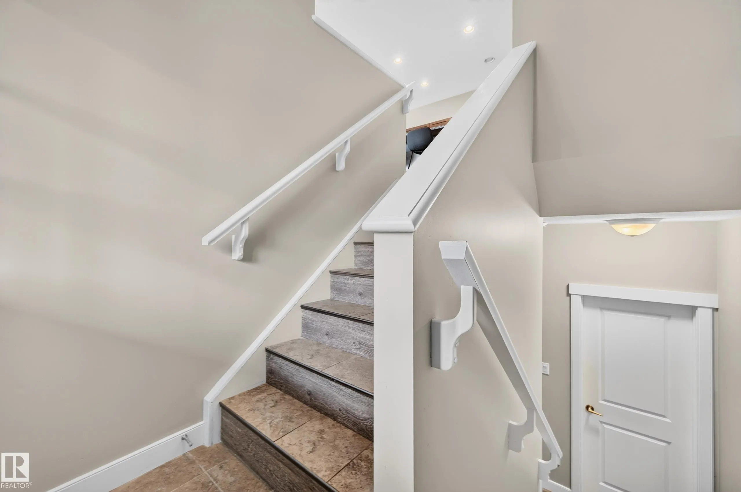 1602 GRAYBRIAR Green
