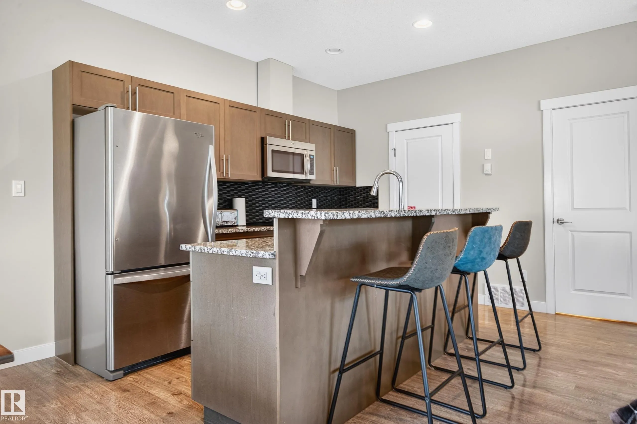 1602 GRAYBRIAR Green
