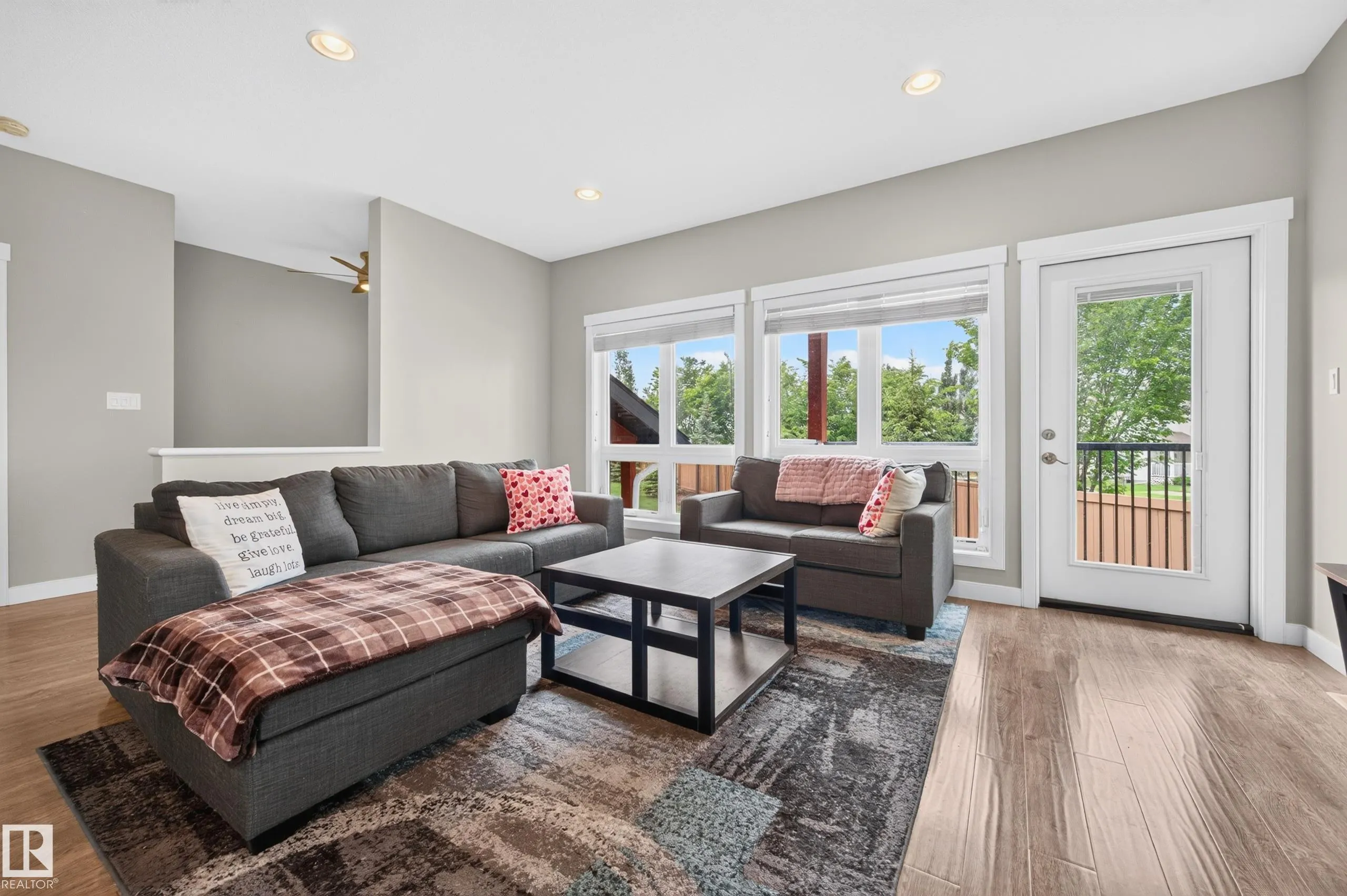 1602 GRAYBRIAR Green