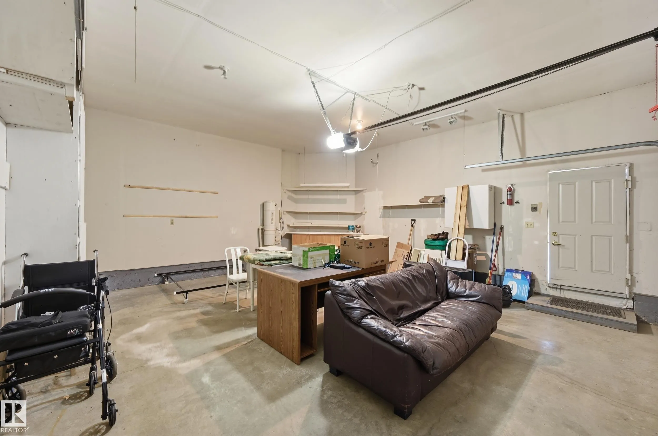 10 GRANGE Drive
