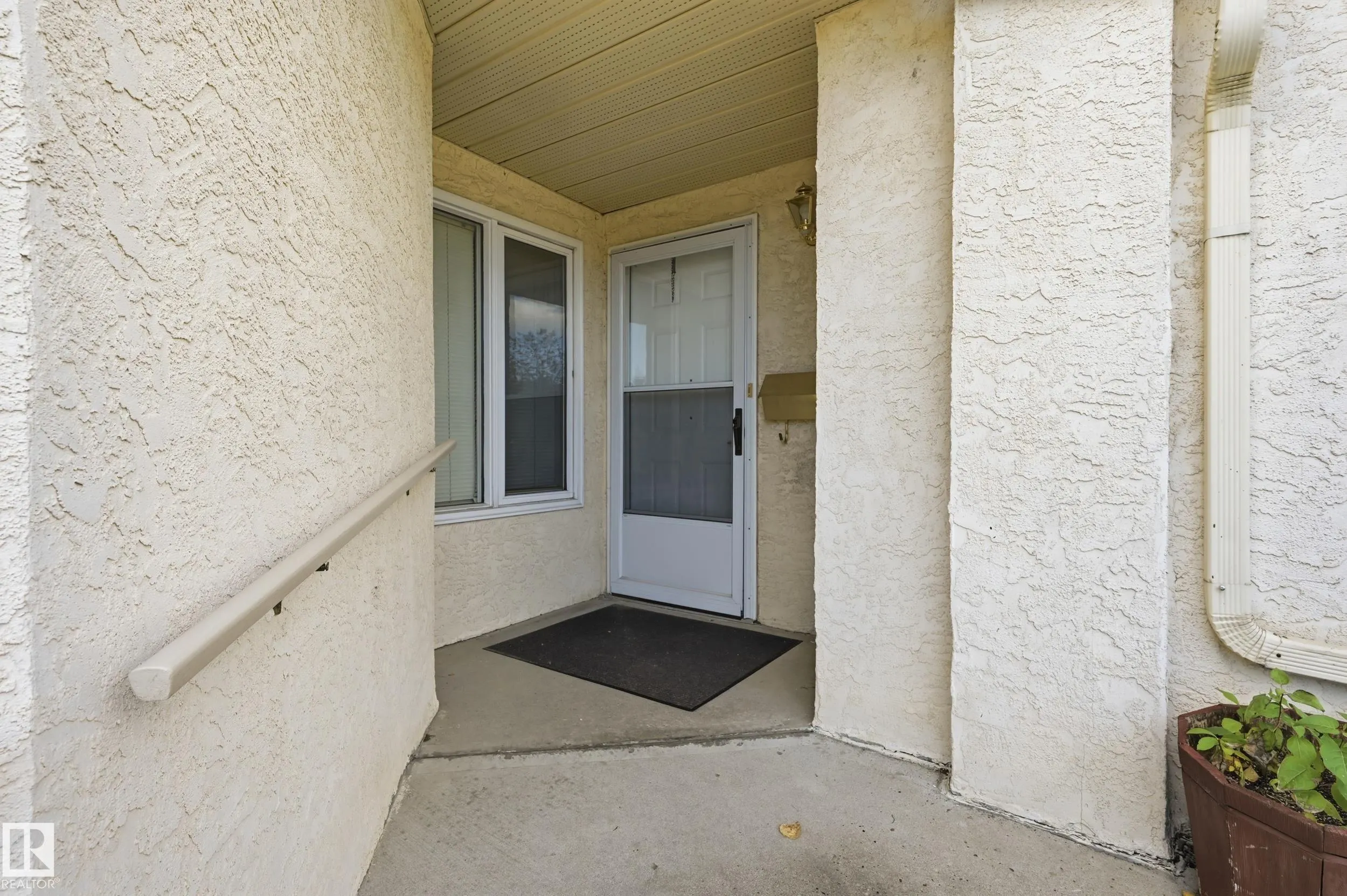 10 GRANGE Drive