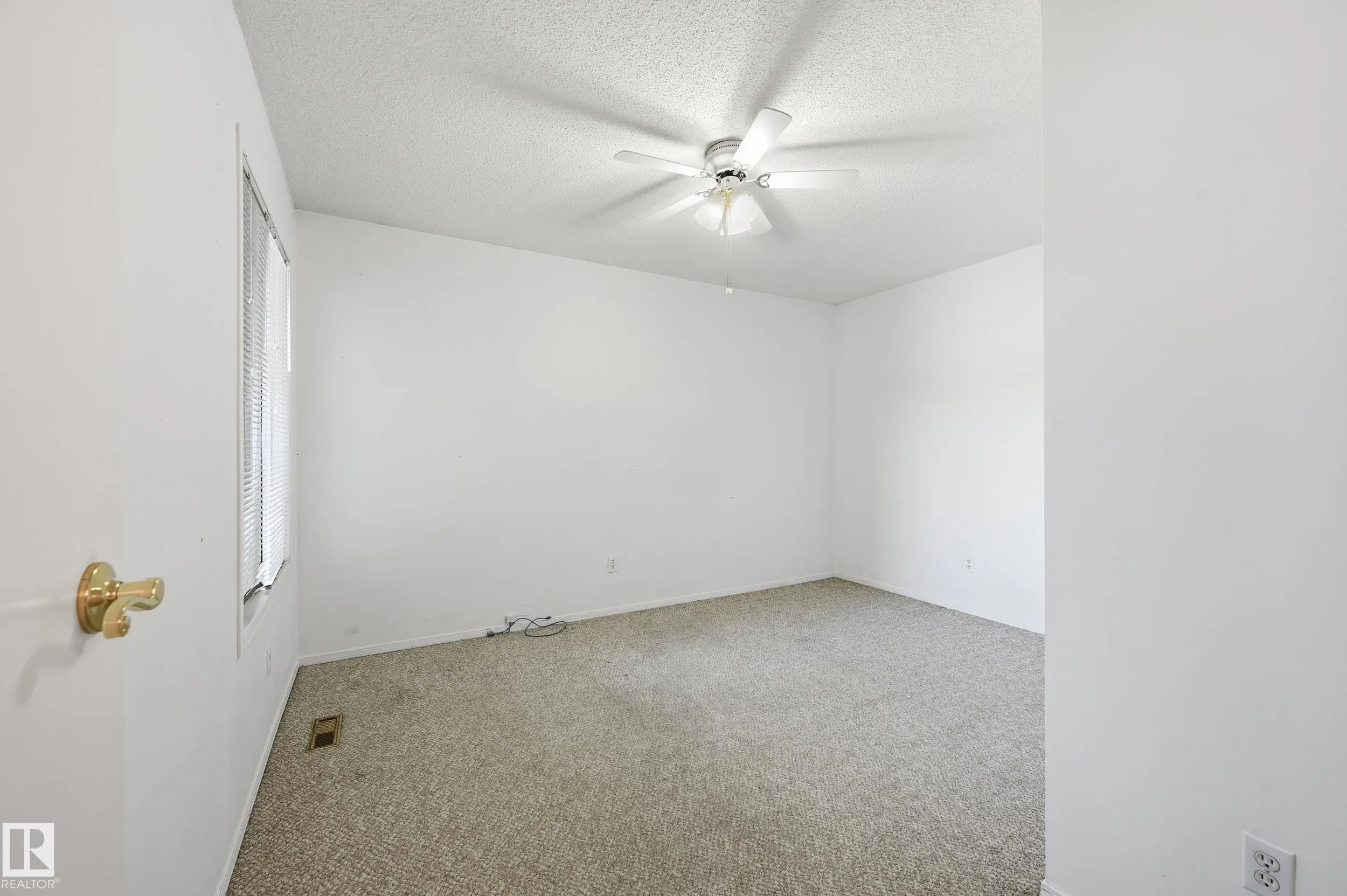 10 GRANGE Drive