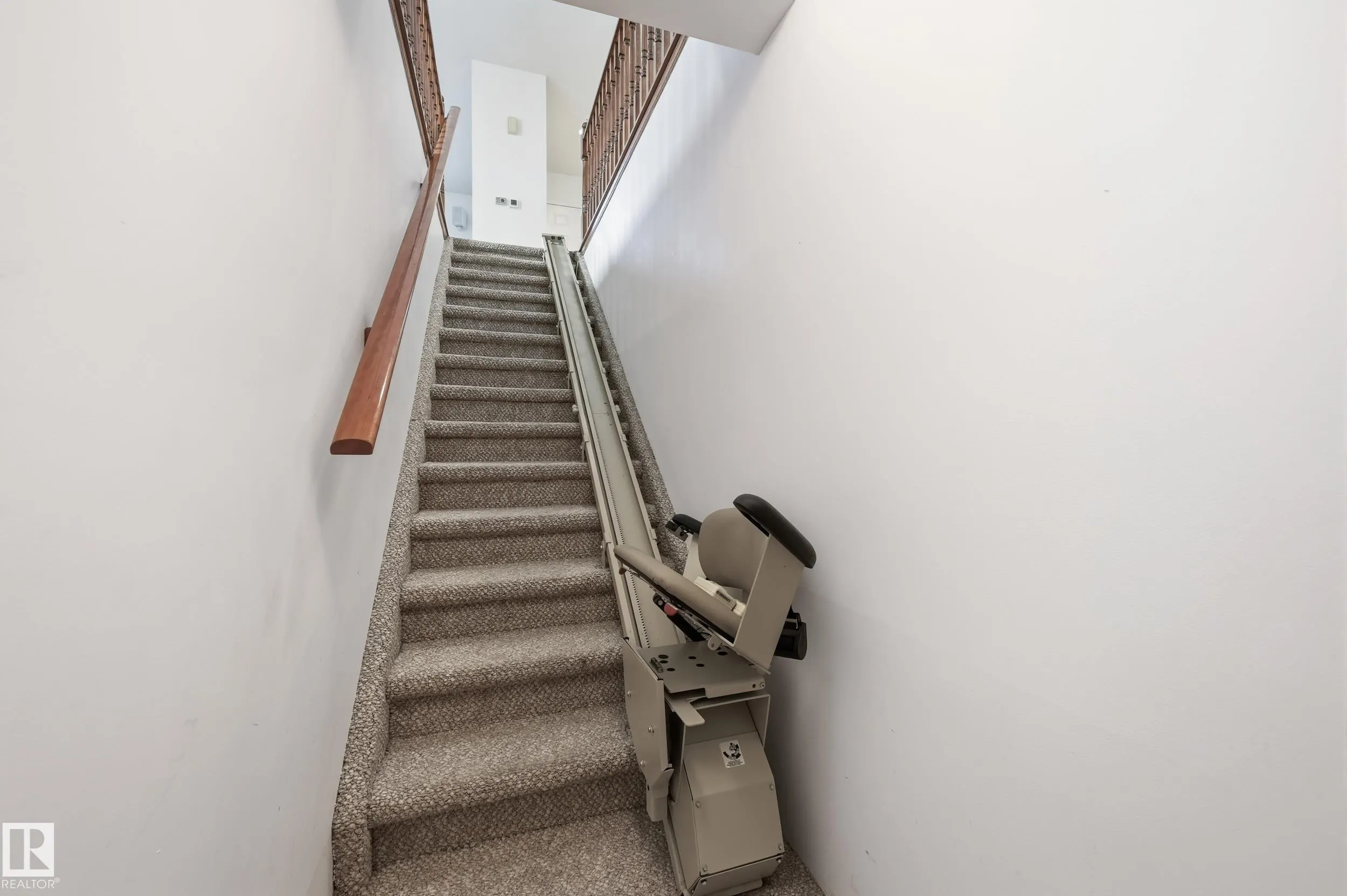 10 GRANGE Drive