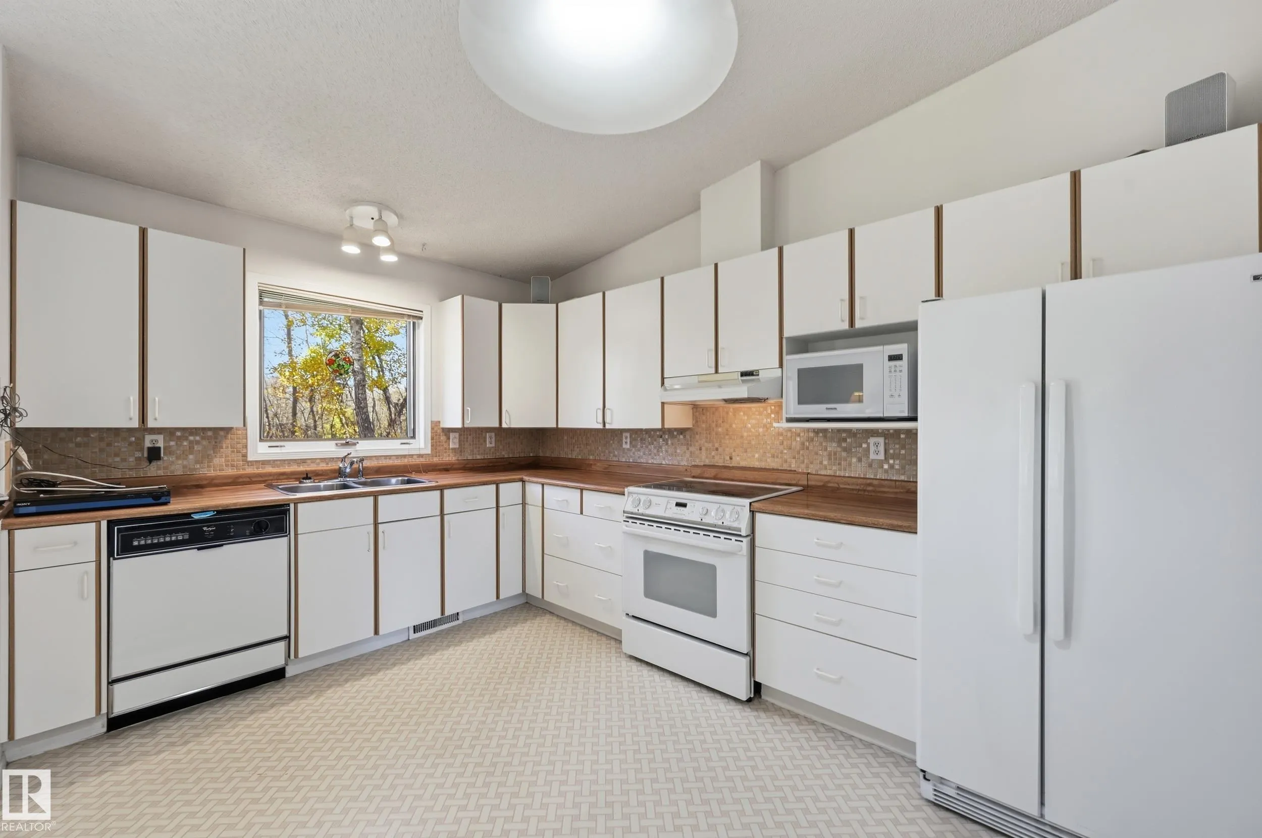 10 GRANGE Drive