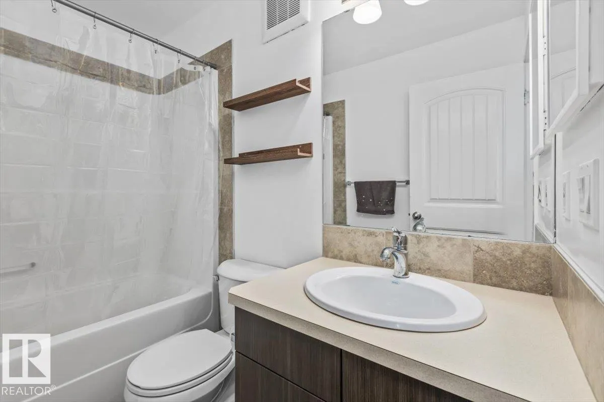 3122 ARTHURS Crescent