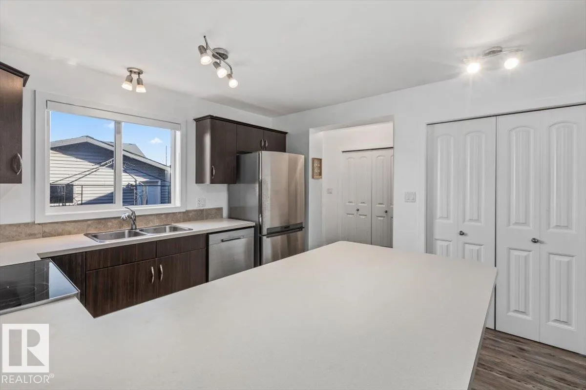 3122 ARTHURS Crescent