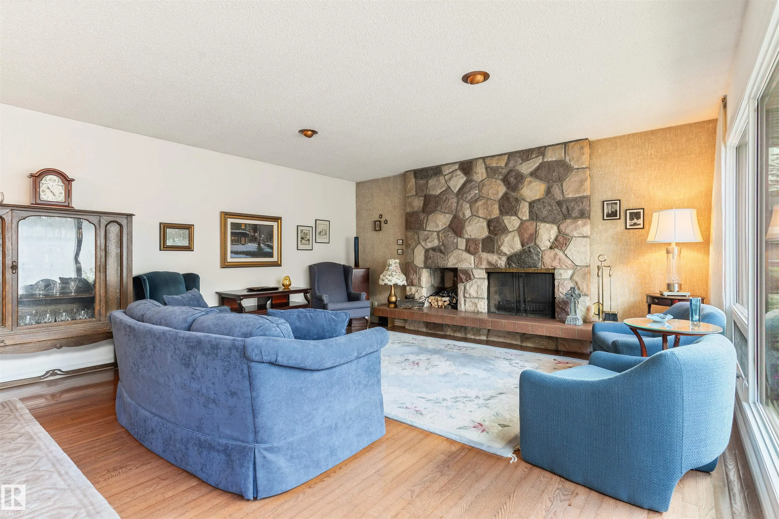 7 QUESNELL Crescent