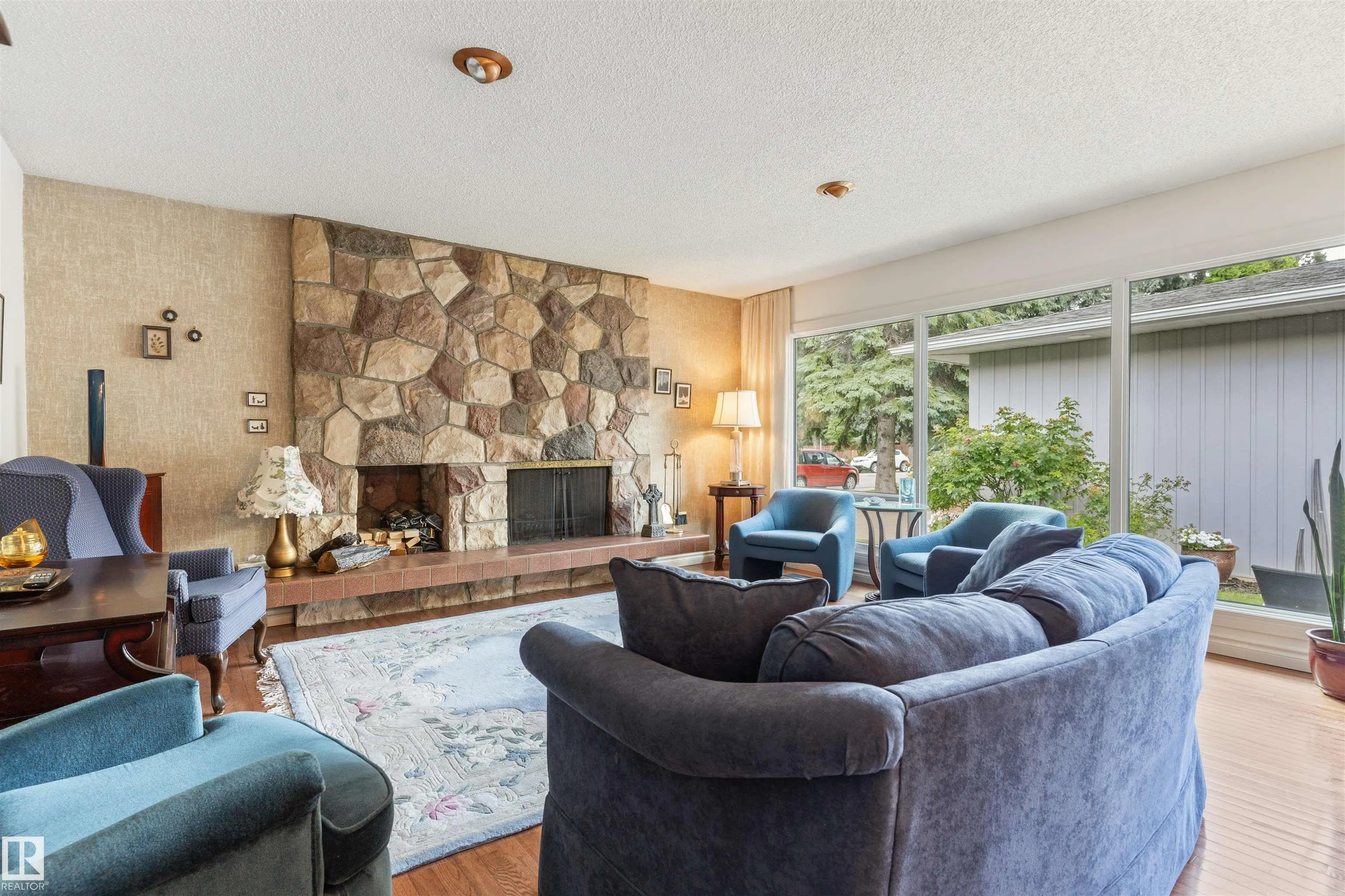 7 QUESNELL Crescent