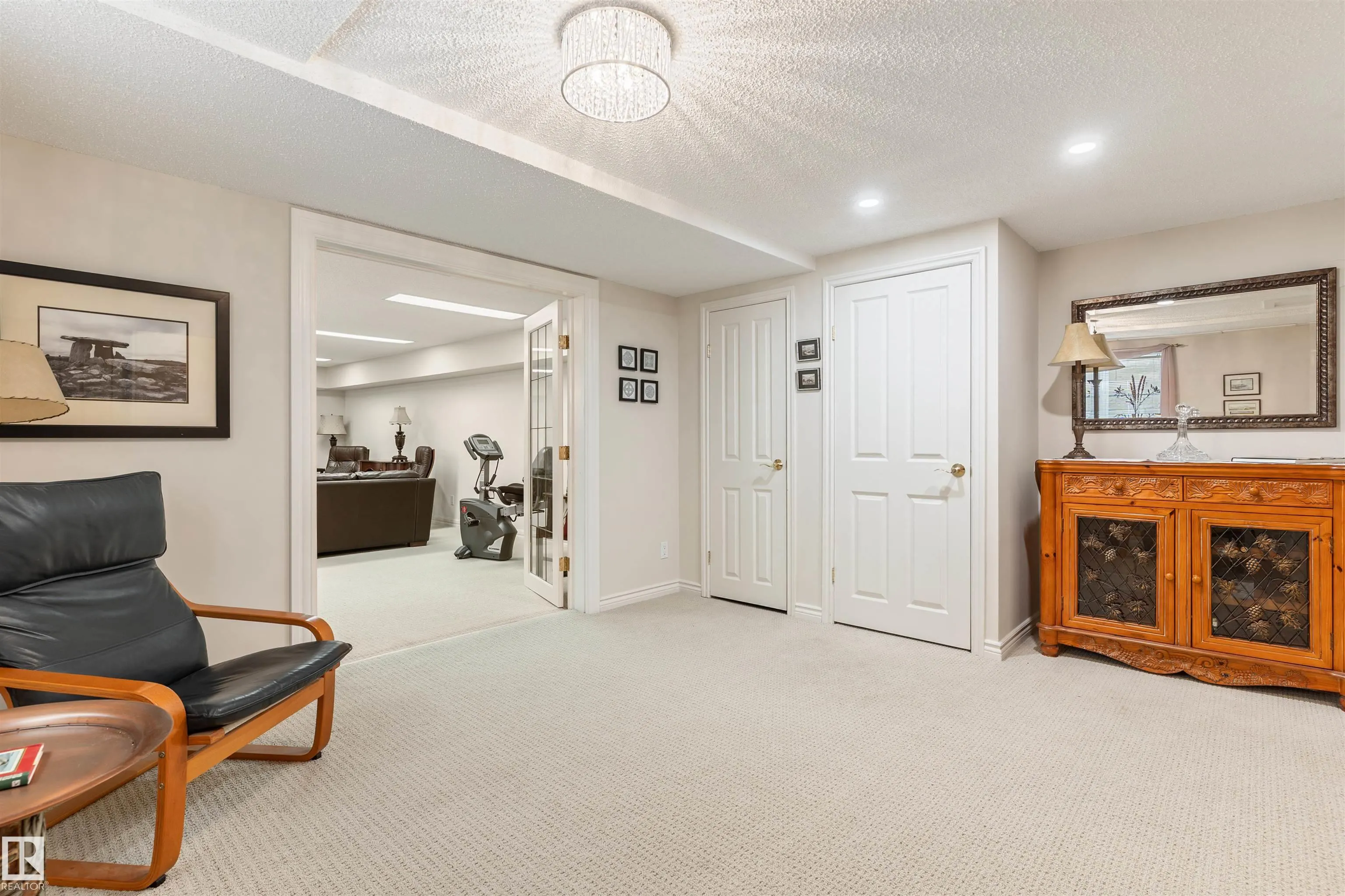 7 QUESNELL Crescent