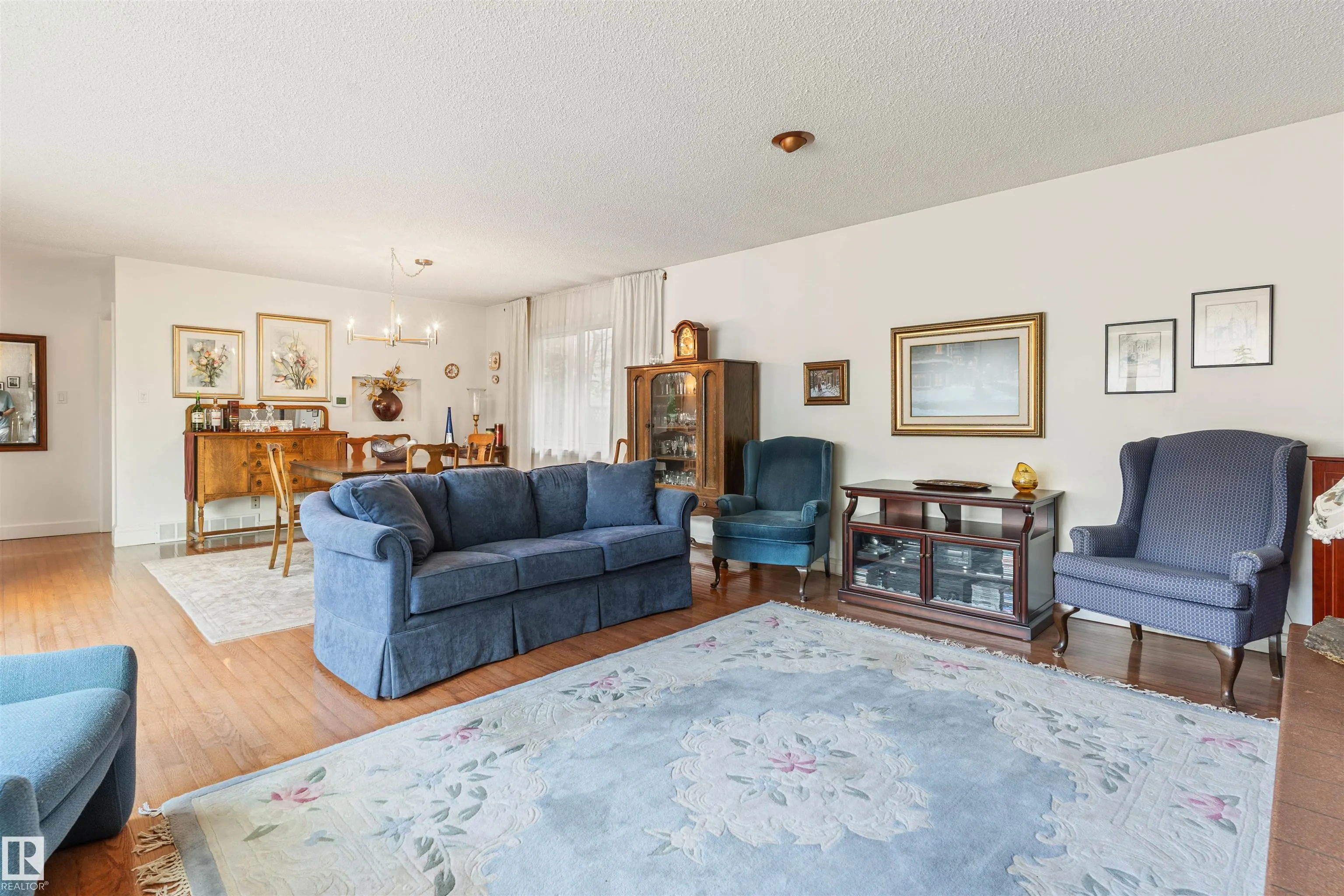 7 QUESNELL Crescent