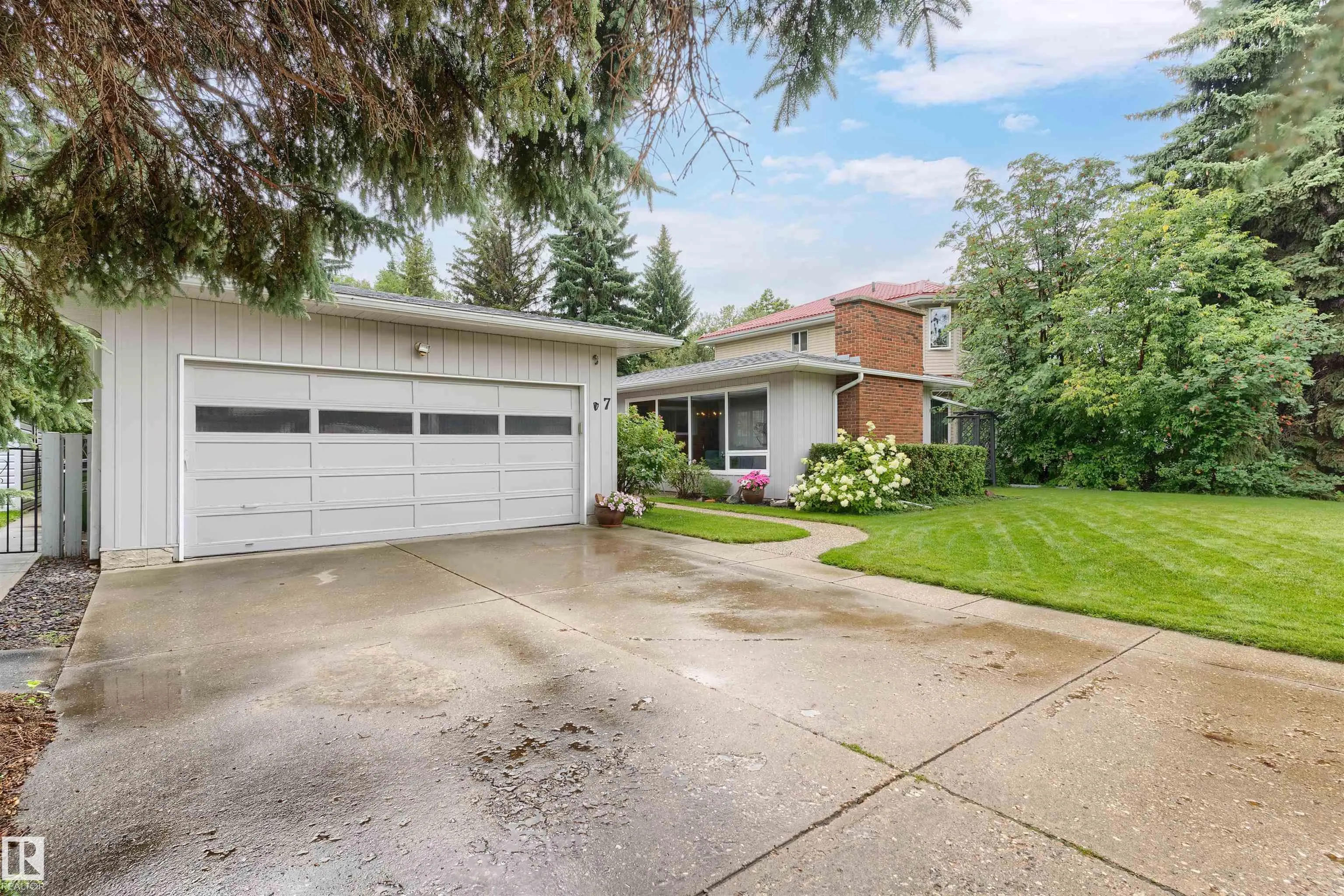 7 QUESNELL Crescent