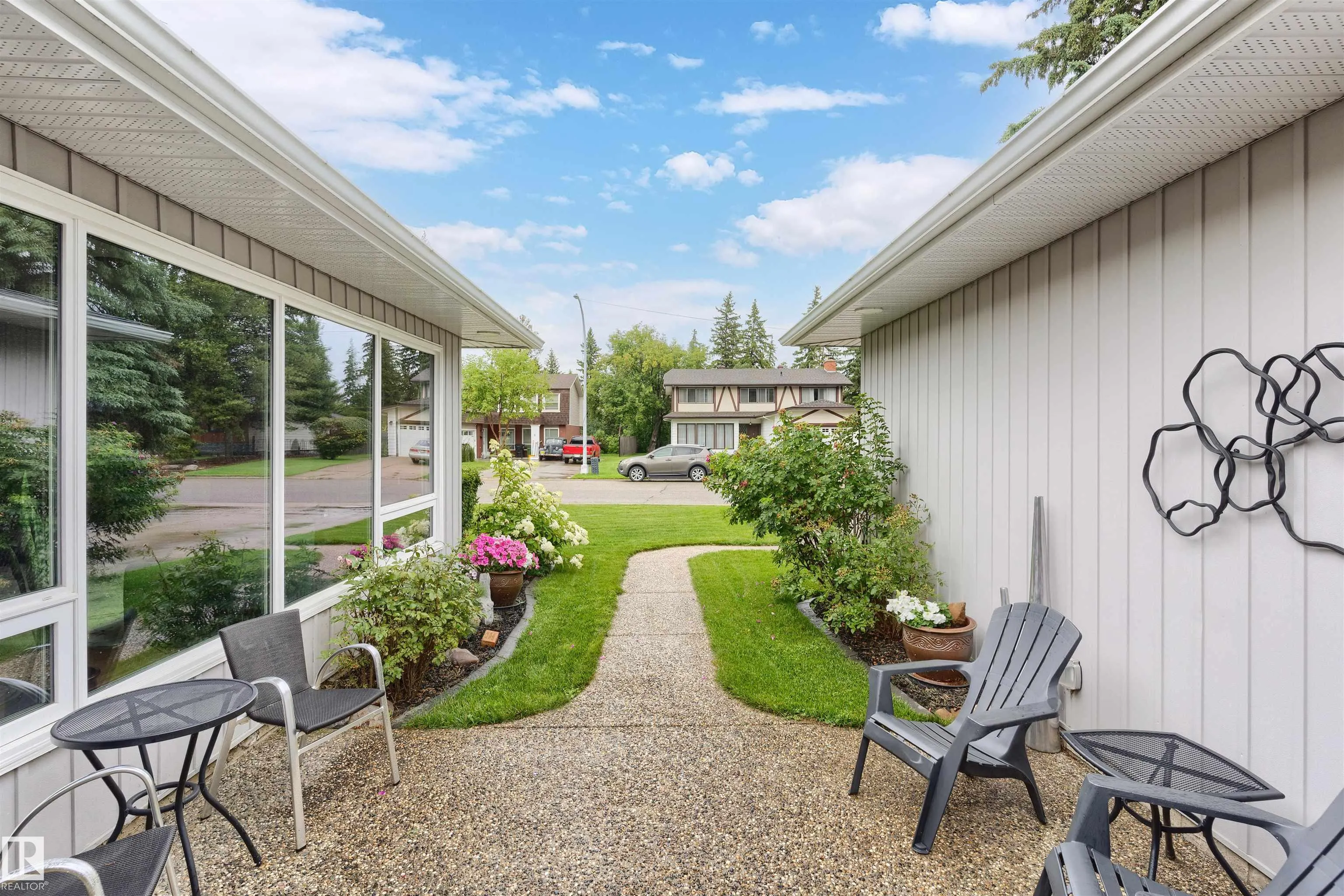 7 QUESNELL Crescent