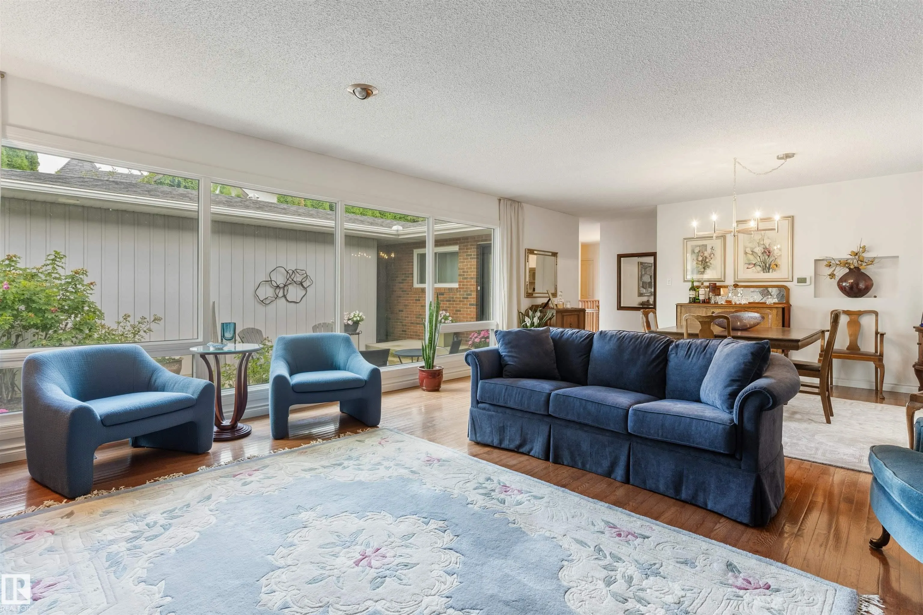 7 QUESNELL Crescent