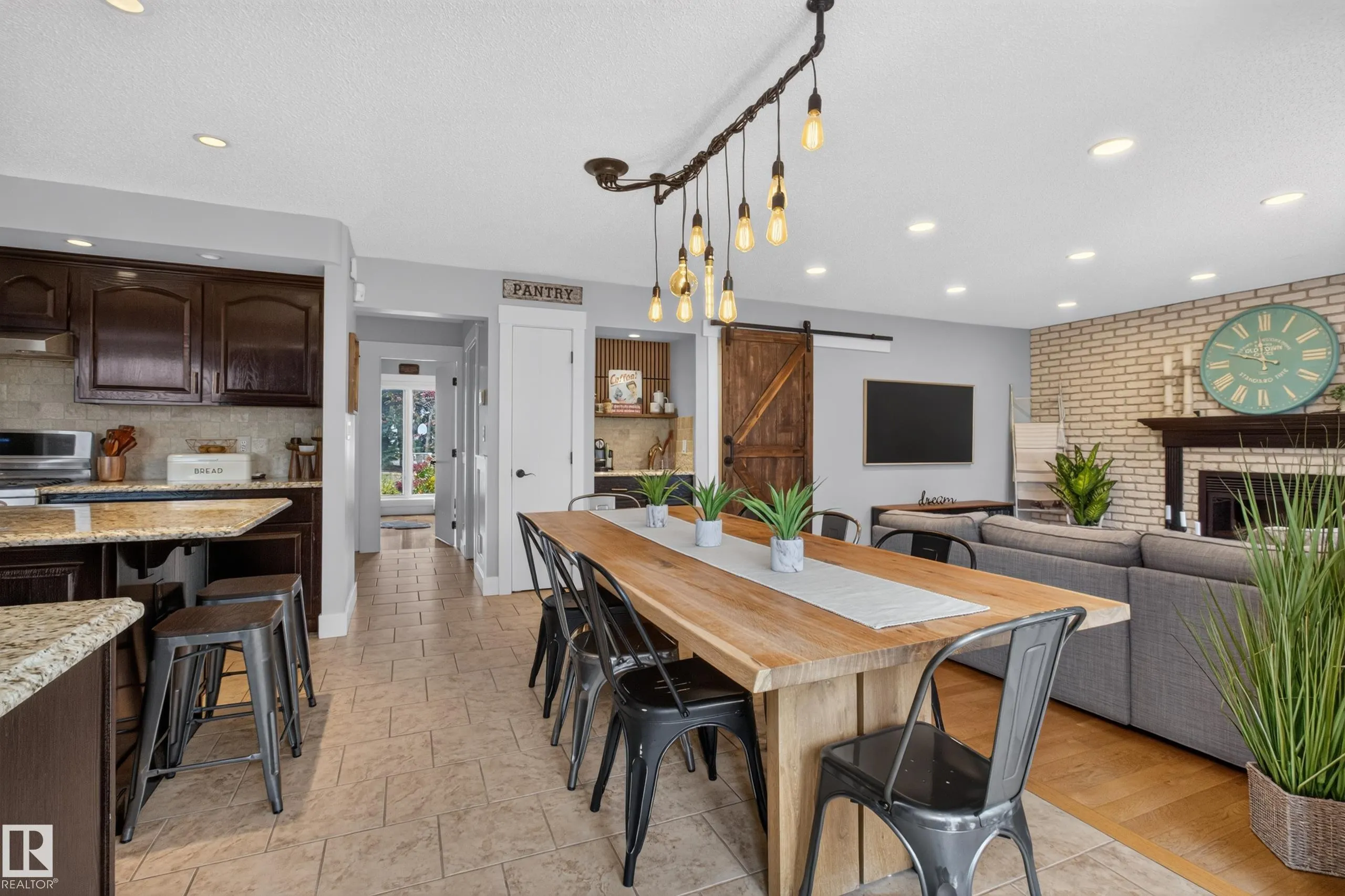 35 Ridgemont Way